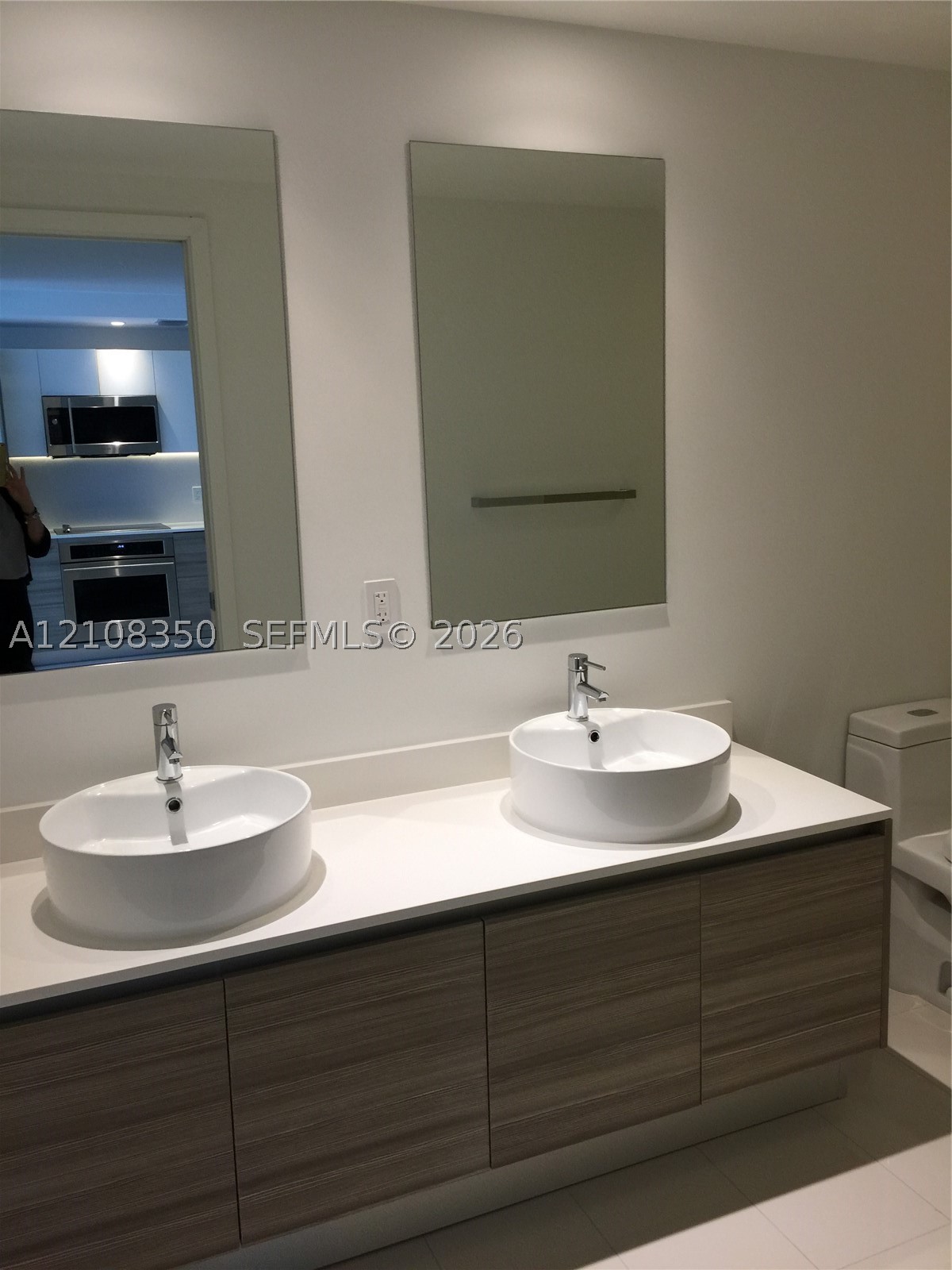 121 NE 34th St #1403, Miami FL 33137