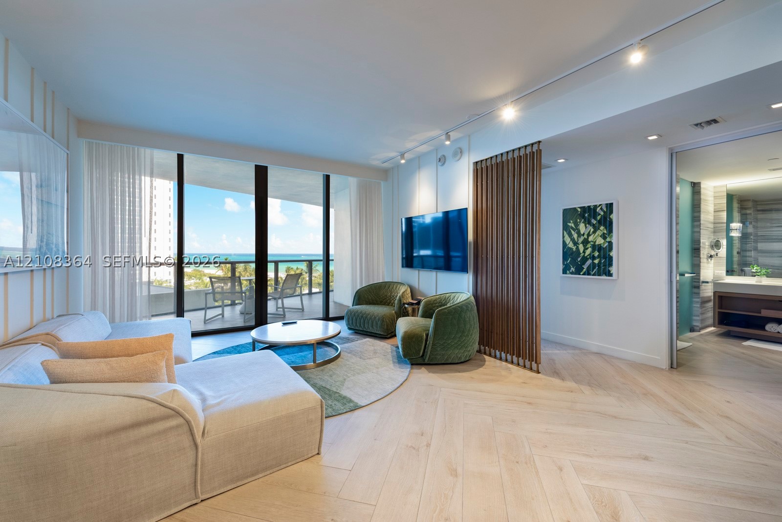 2201 Collins Ave #615, Miami Beach FL 33139