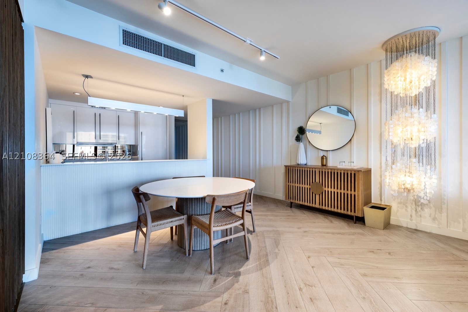 2201 Collins Ave #615, Miami Beach FL 33139