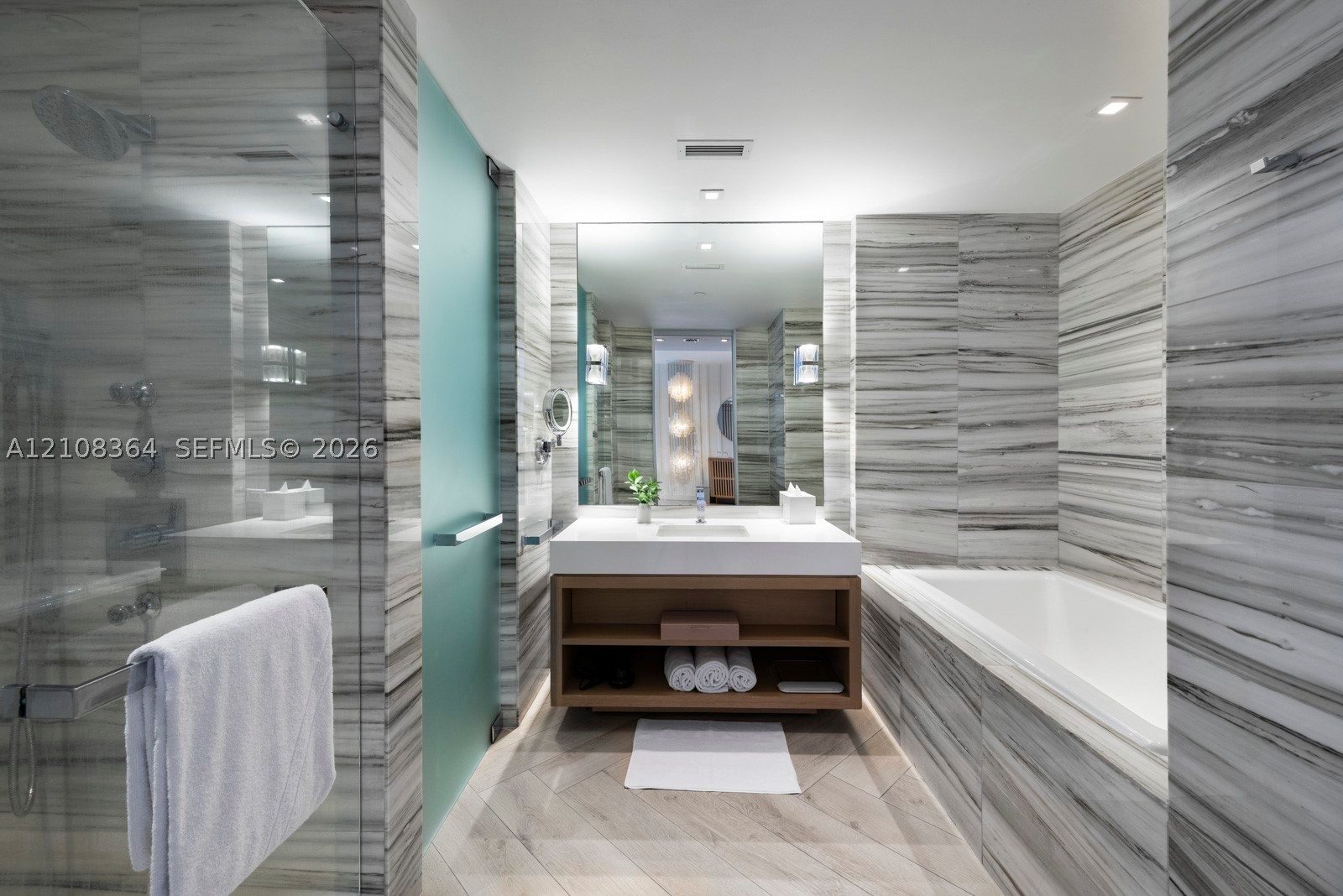 2201 Collins Ave #615, Miami Beach FL 33139