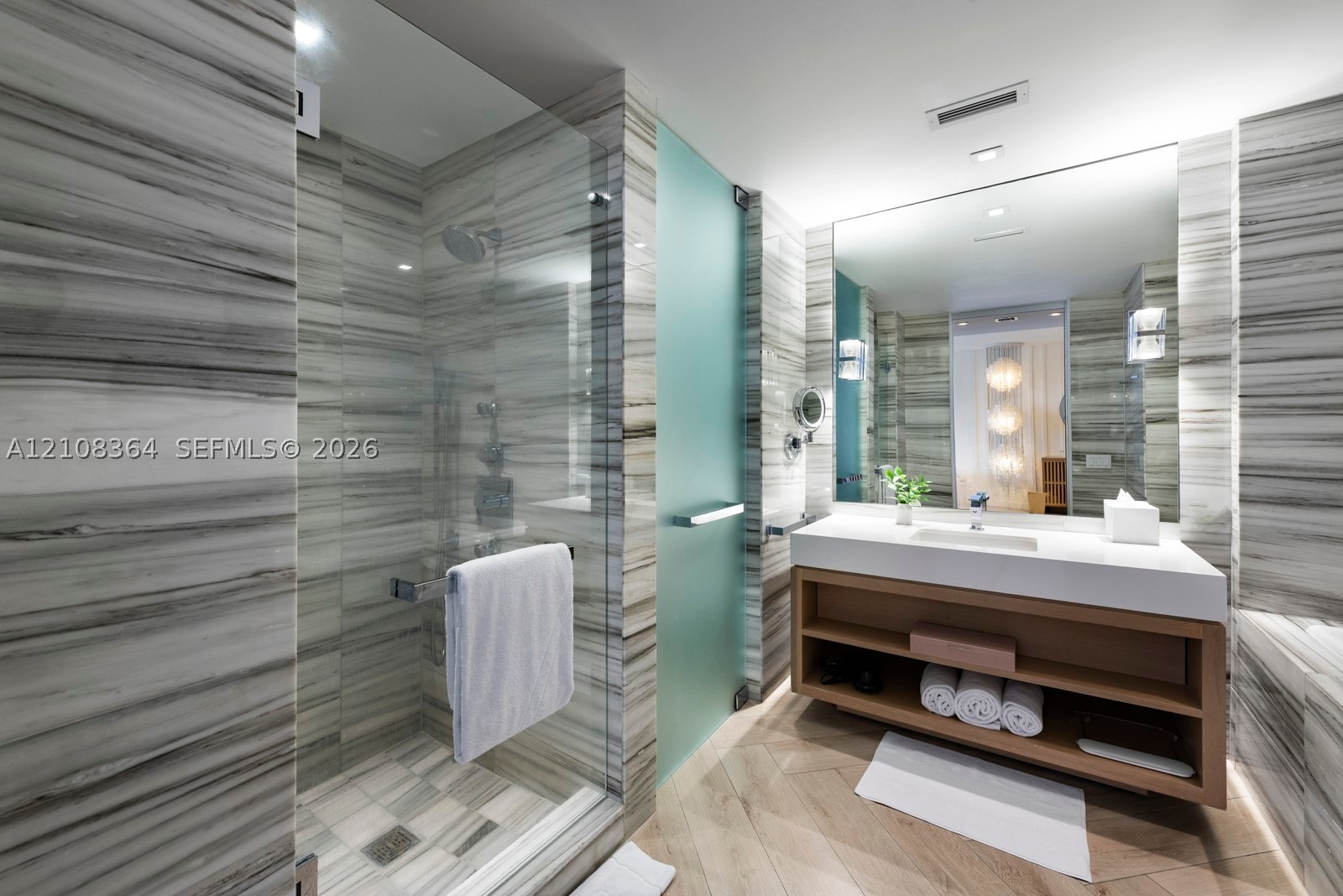 2201 Collins Ave #615, Miami Beach FL 33139