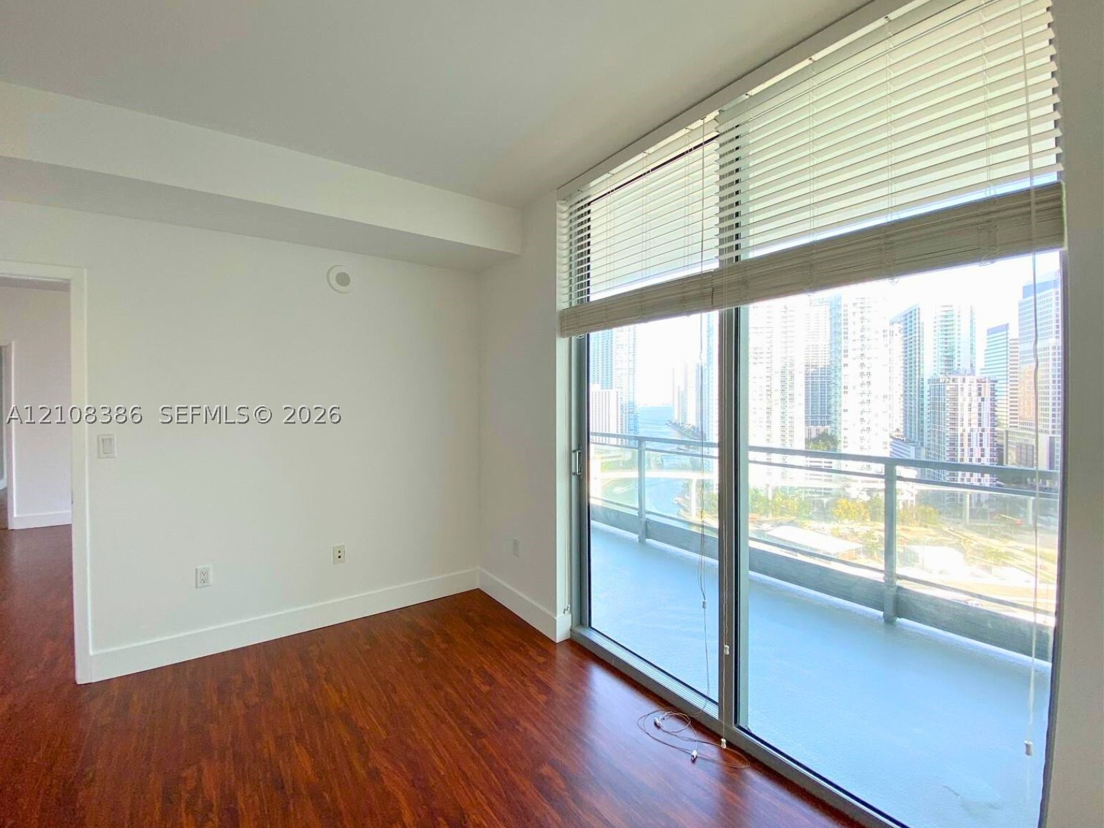 90 SW 3rd St #2401, Miami FL 33130