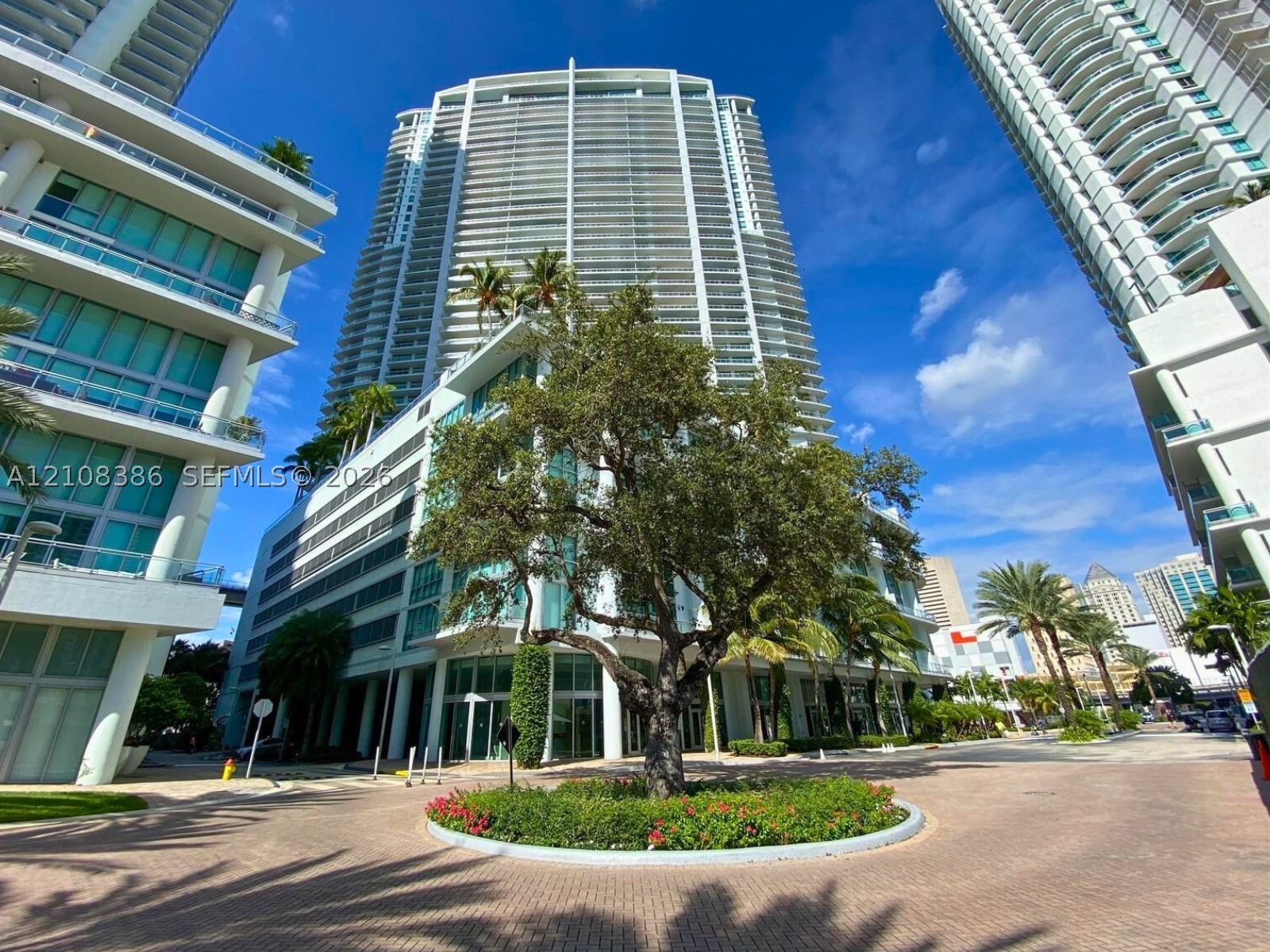 90 SW 3rd St #2401, Miami FL 33130