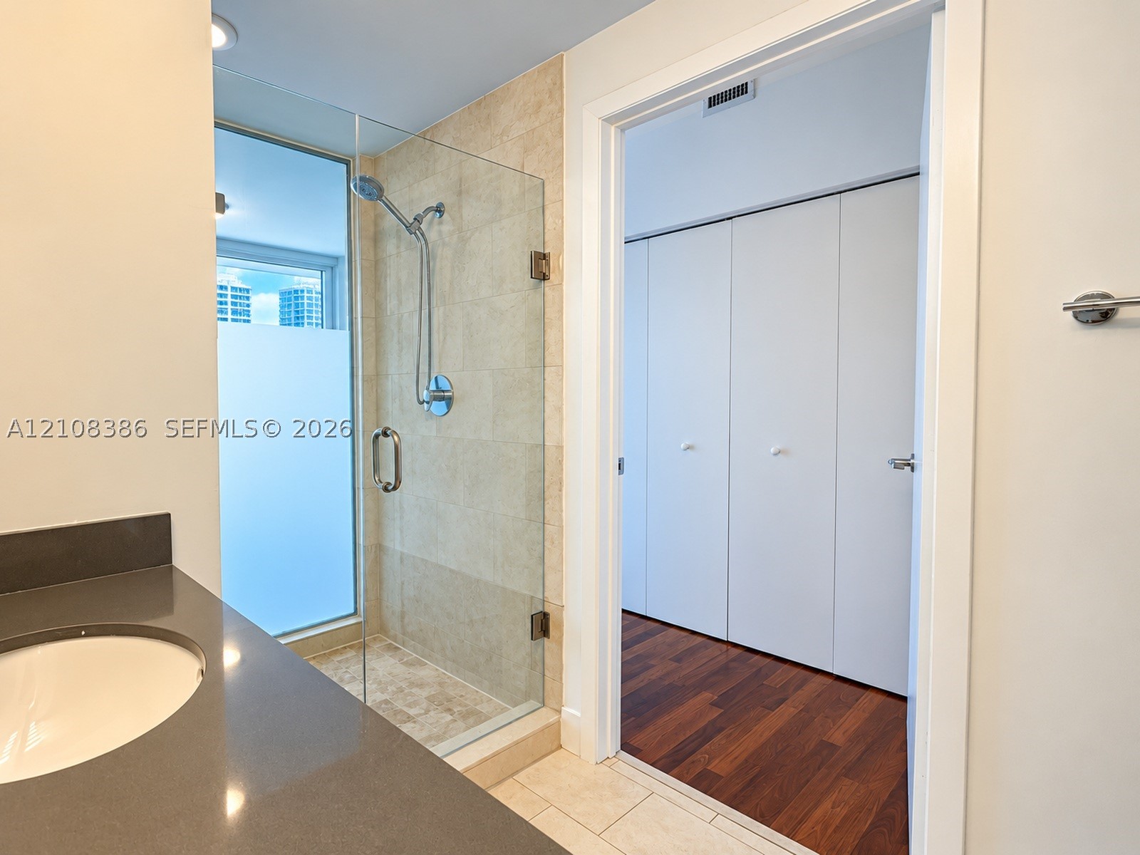 90 SW 3rd St #2401, Miami FL 33130