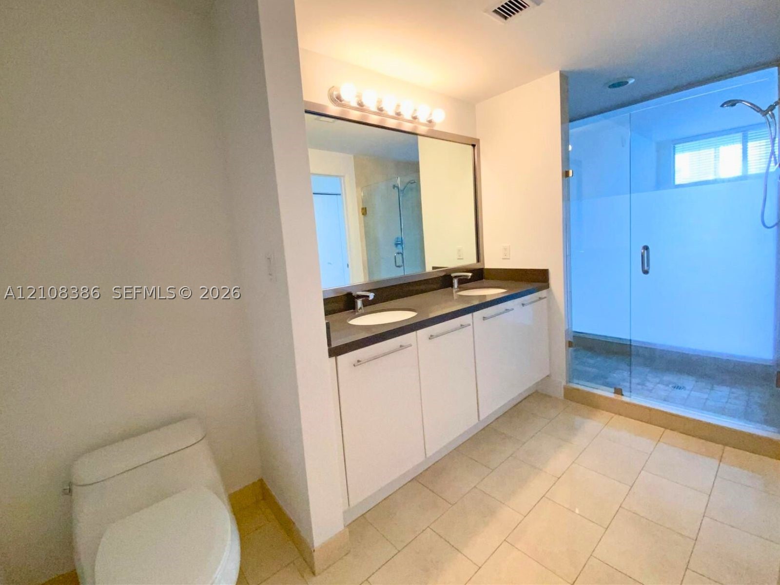 90 SW 3rd St #2401, Miami FL 33130