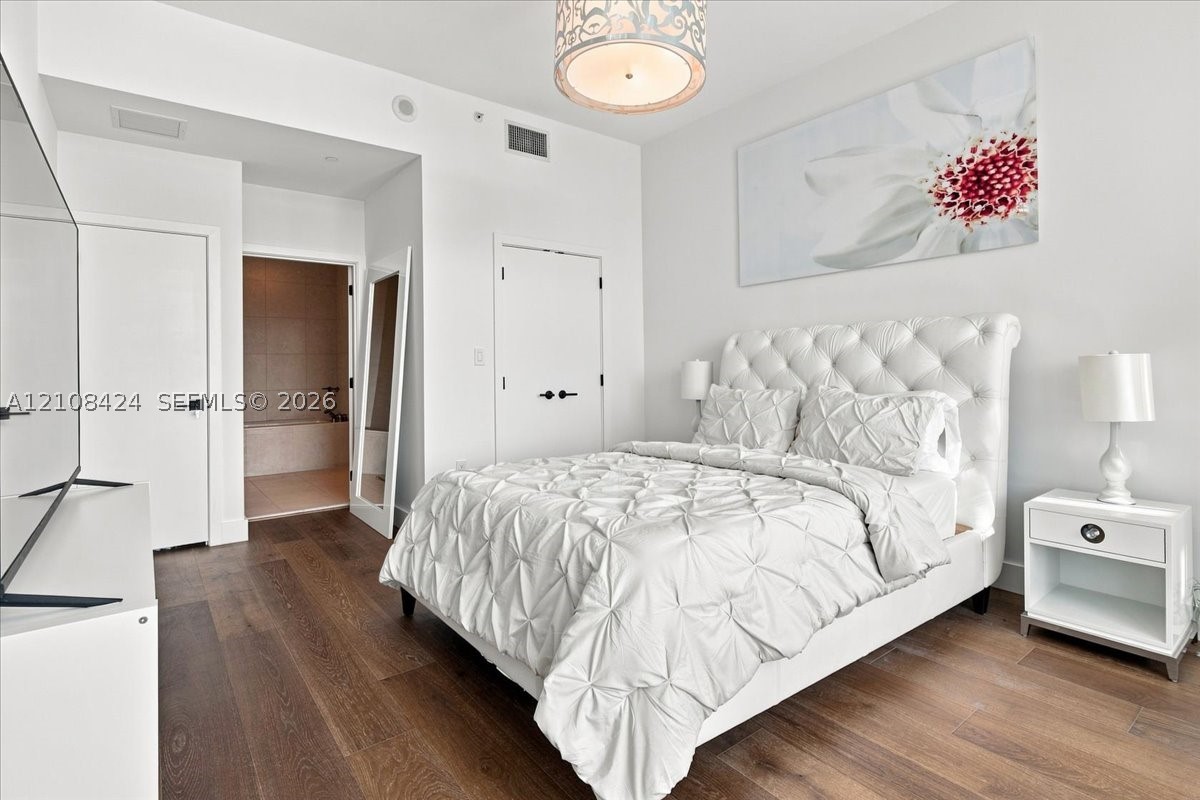 6799 Collins Ave #412, Miami Beach FL 33141