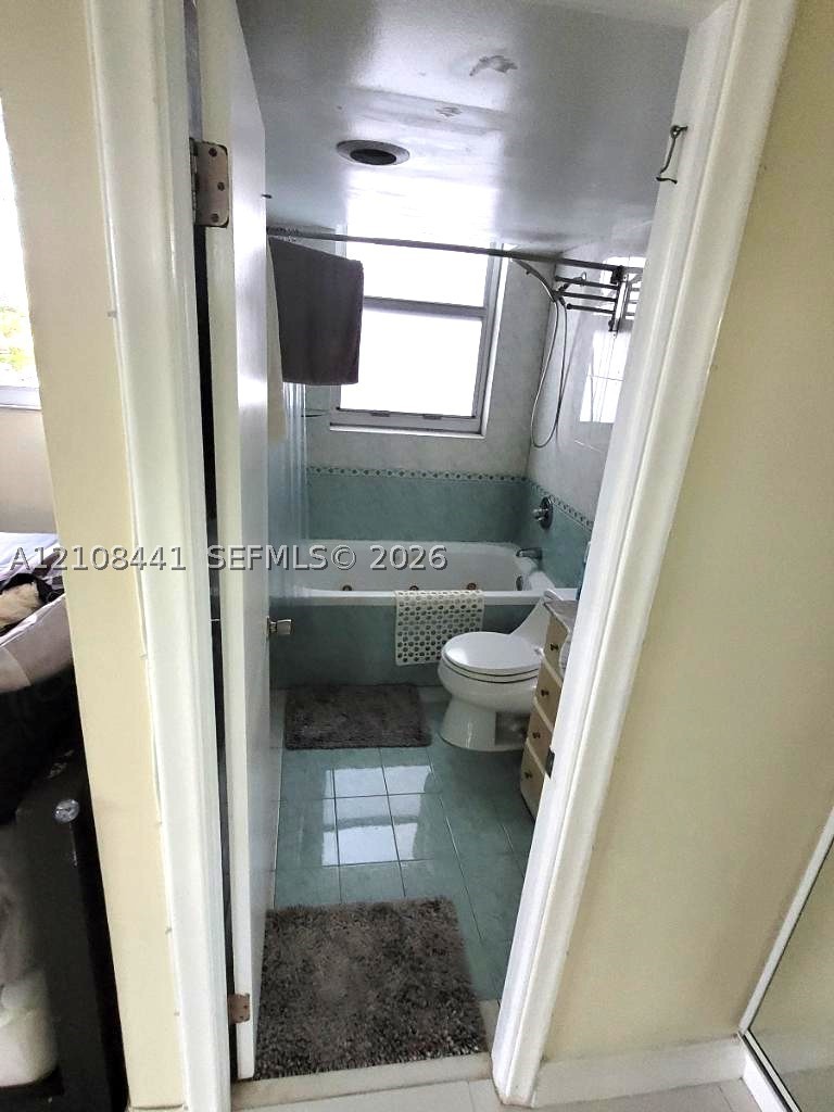 3703 NE 166th St #401, North Miami Beach FL 33160