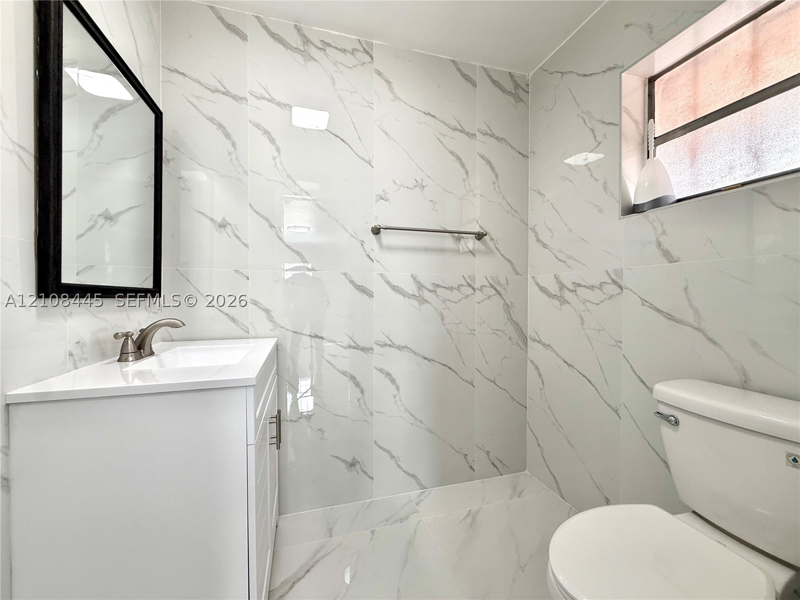 800 W 81st Pl, Hialeah FL 33014