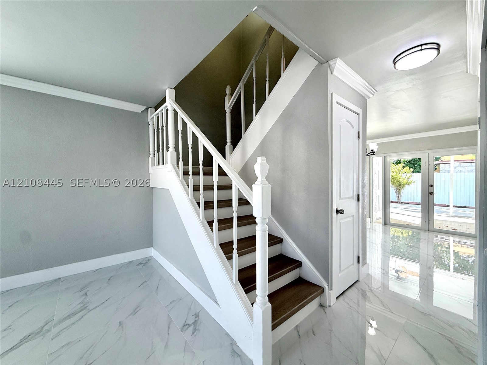 800 W 81st Pl, Hialeah FL 33014