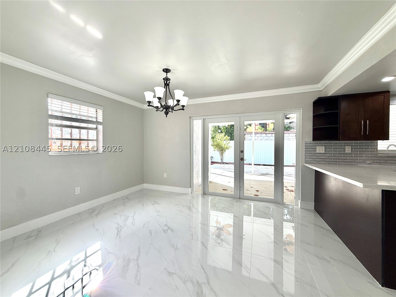 800 W 81st Pl, Hialeah FL 33014