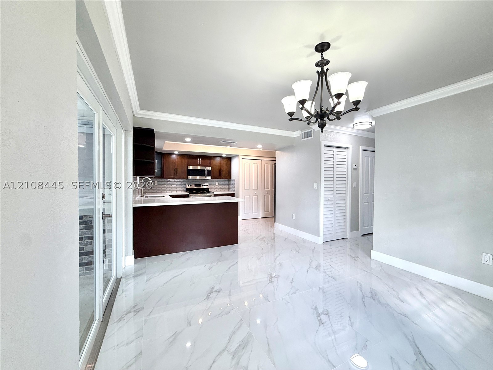 800 W 81st Pl, Hialeah FL 33014