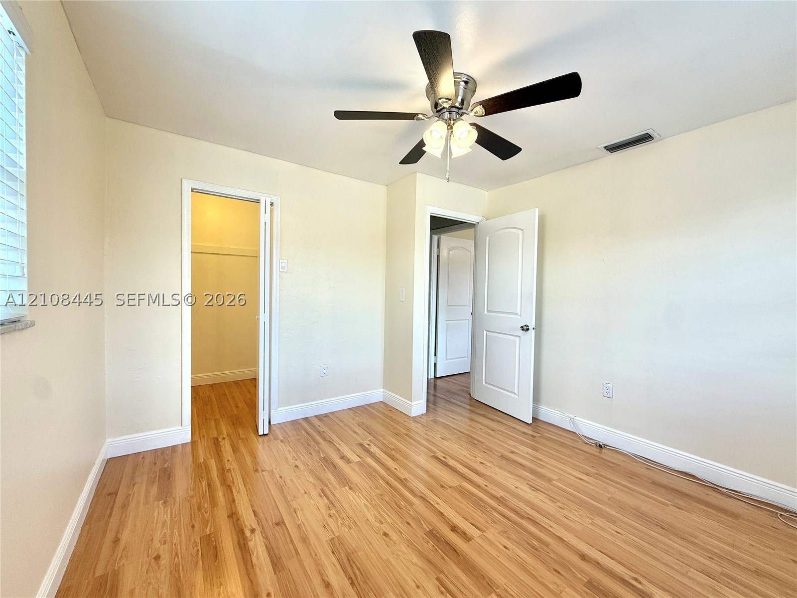 800 W 81st Pl, Hialeah FL 33014