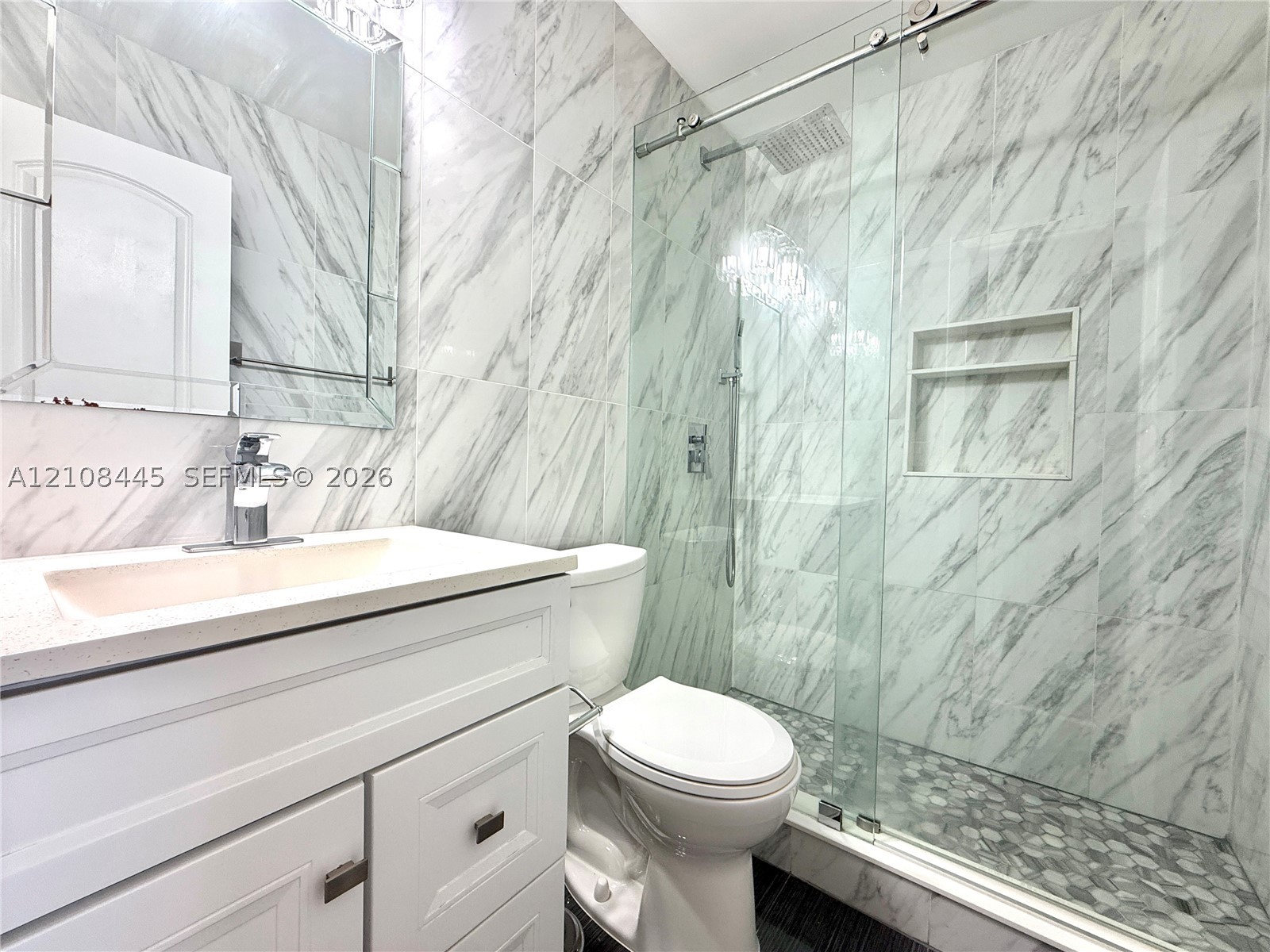 800 W 81st Pl, Hialeah FL 33014