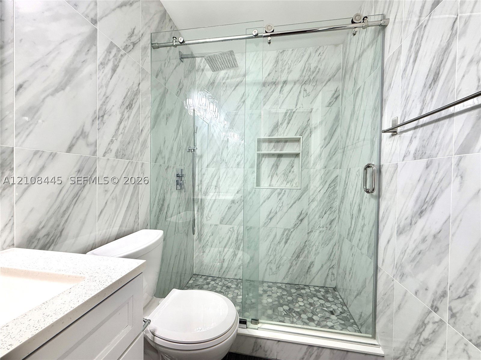 800 W 81st Pl, Hialeah FL 33014
