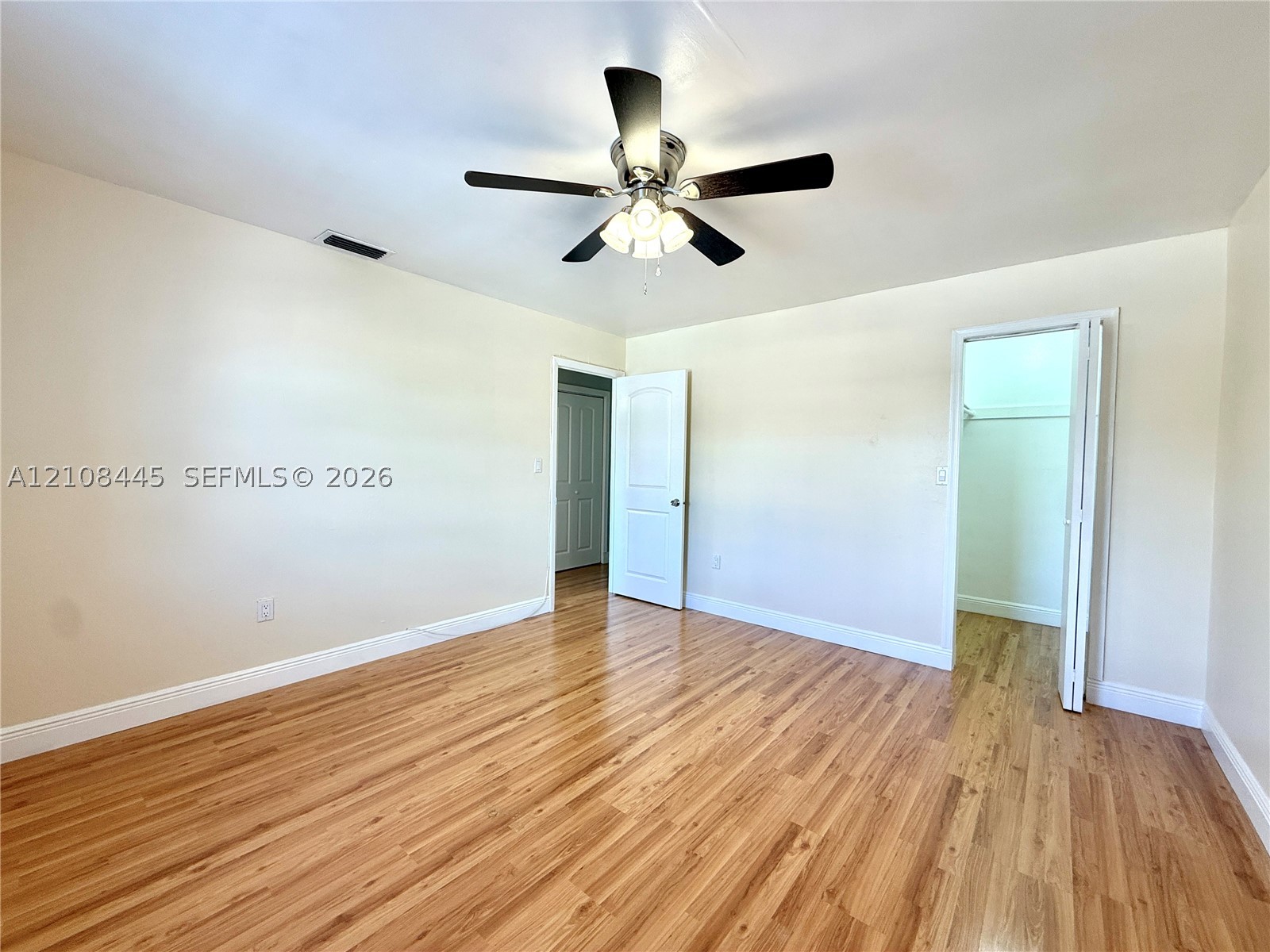 800 W 81st Pl, Hialeah FL 33014