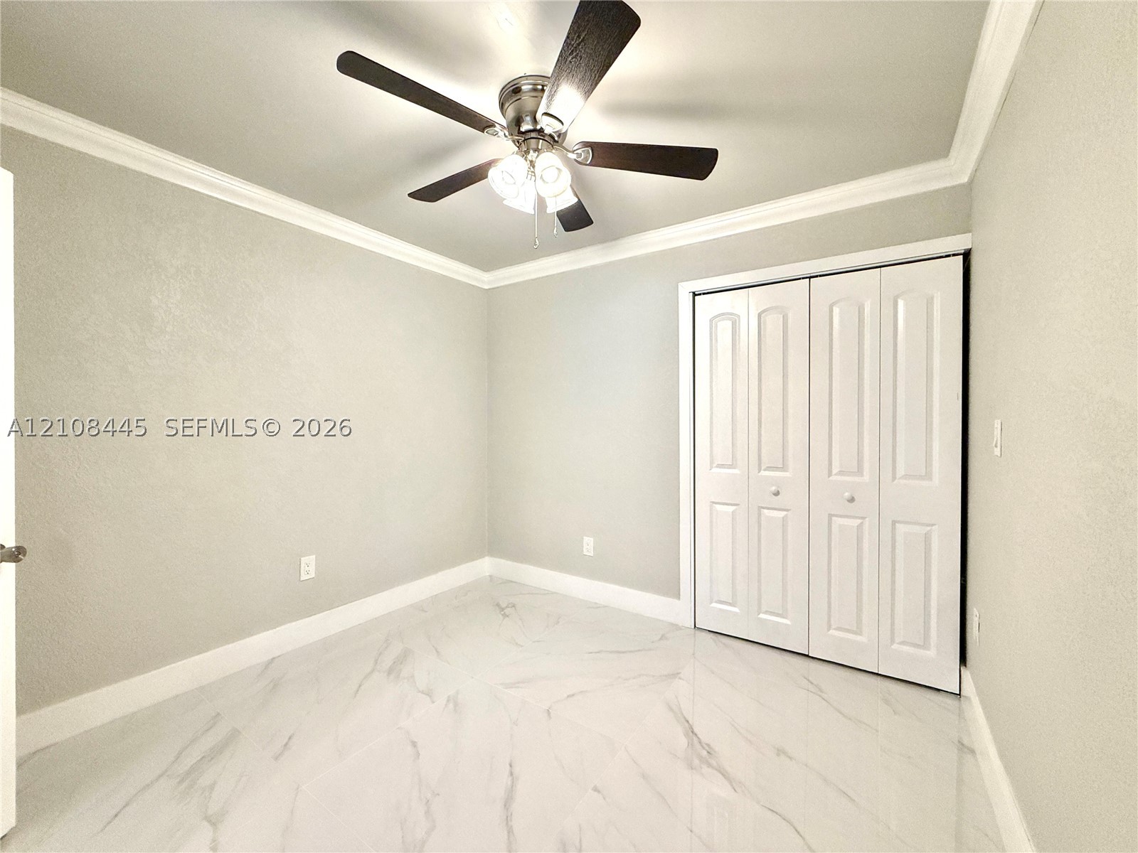 800 W 81st Pl, Hialeah FL 33014