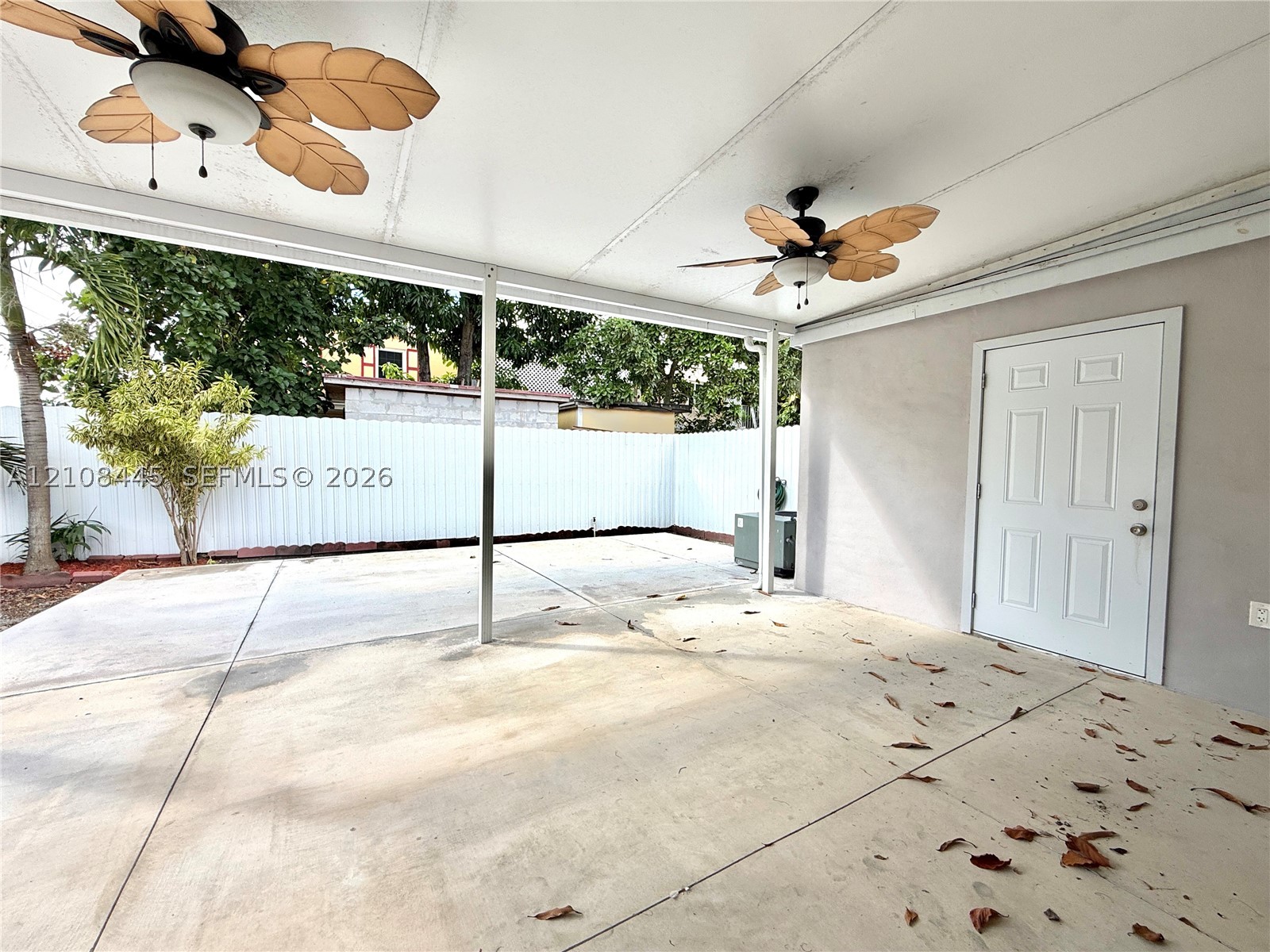 800 W 81st Pl, Hialeah FL 33014