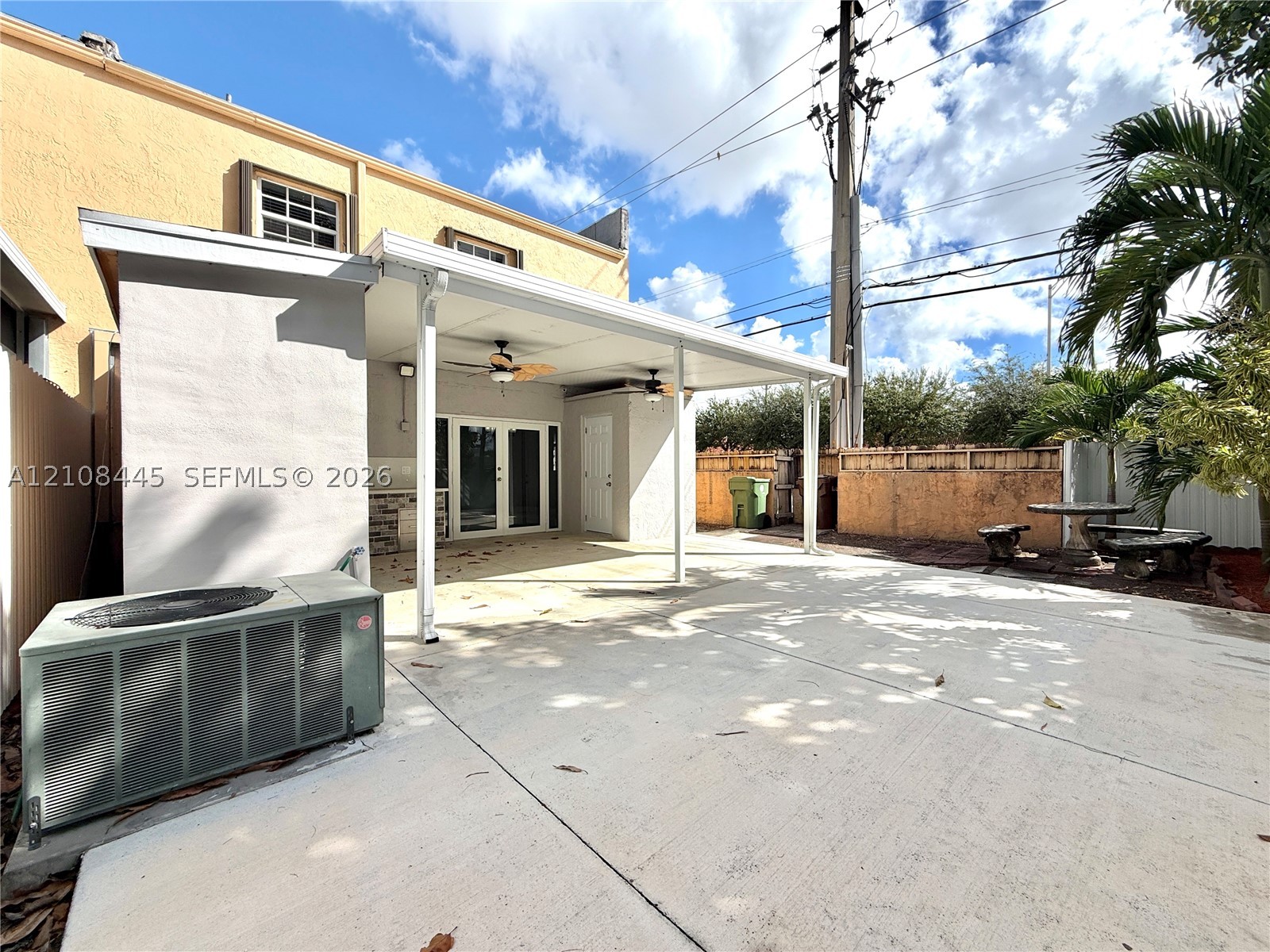 800 W 81st Pl, Hialeah FL 33014