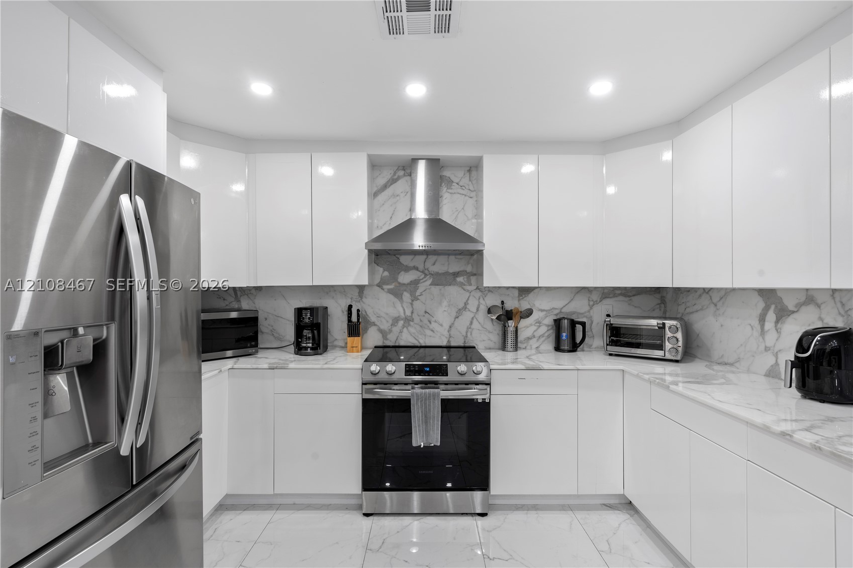 1247 Jackson St, Hollywood FL 33019