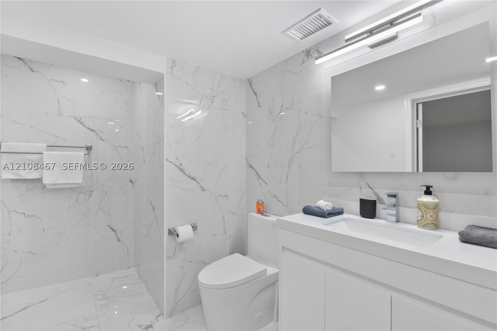 1247 Jackson St, Hollywood FL 33019