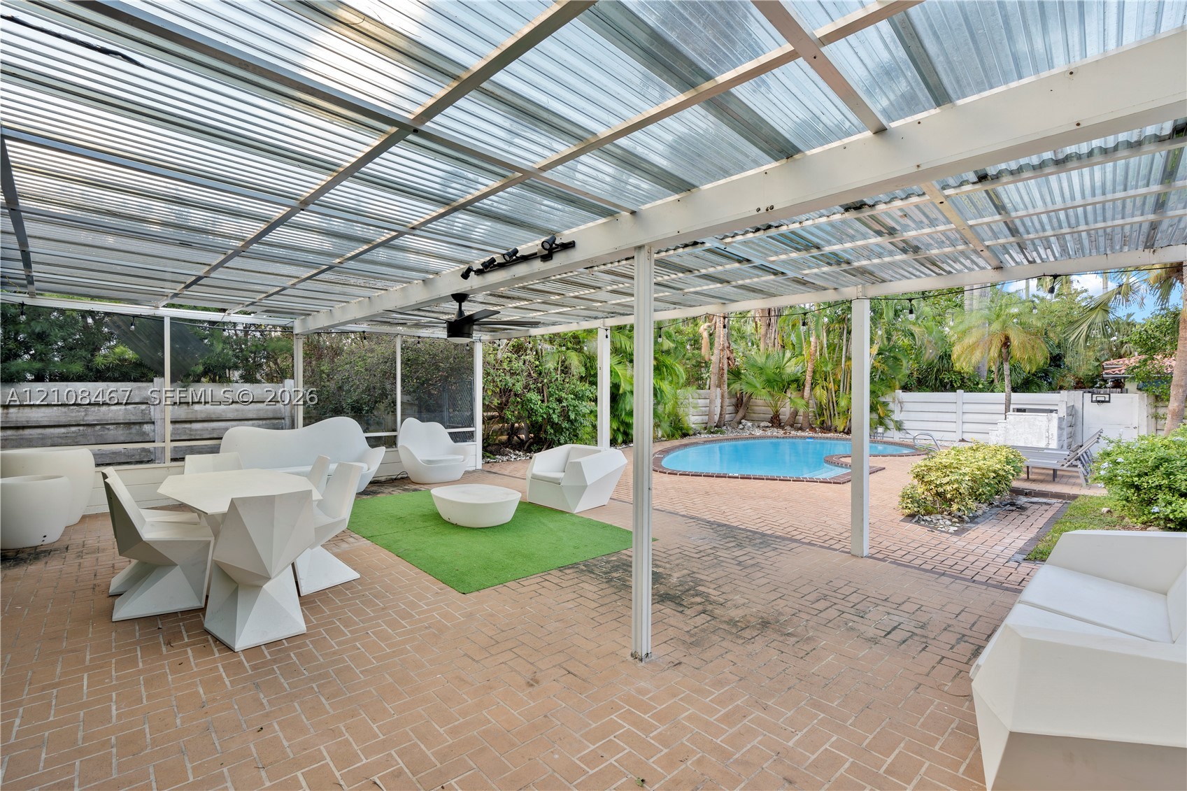 1247 Jackson St, Hollywood FL 33019