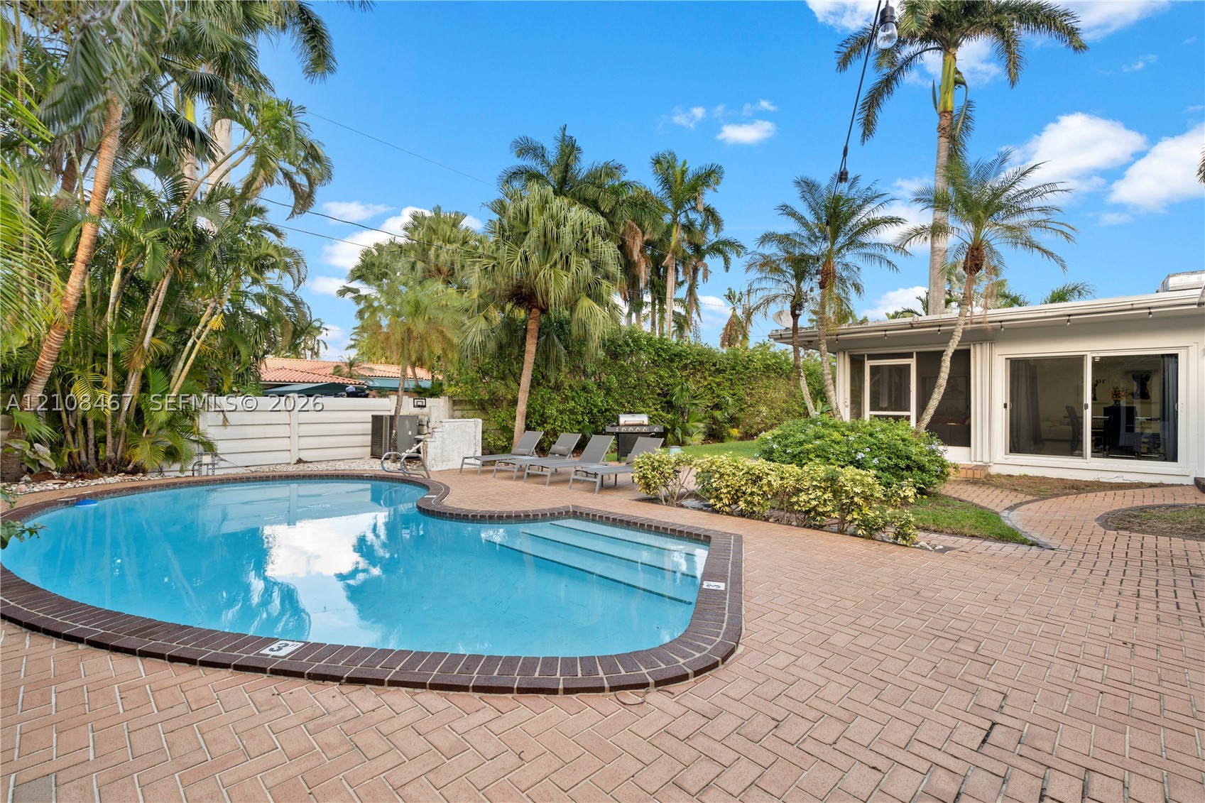 1247 Jackson St, Hollywood FL 33019