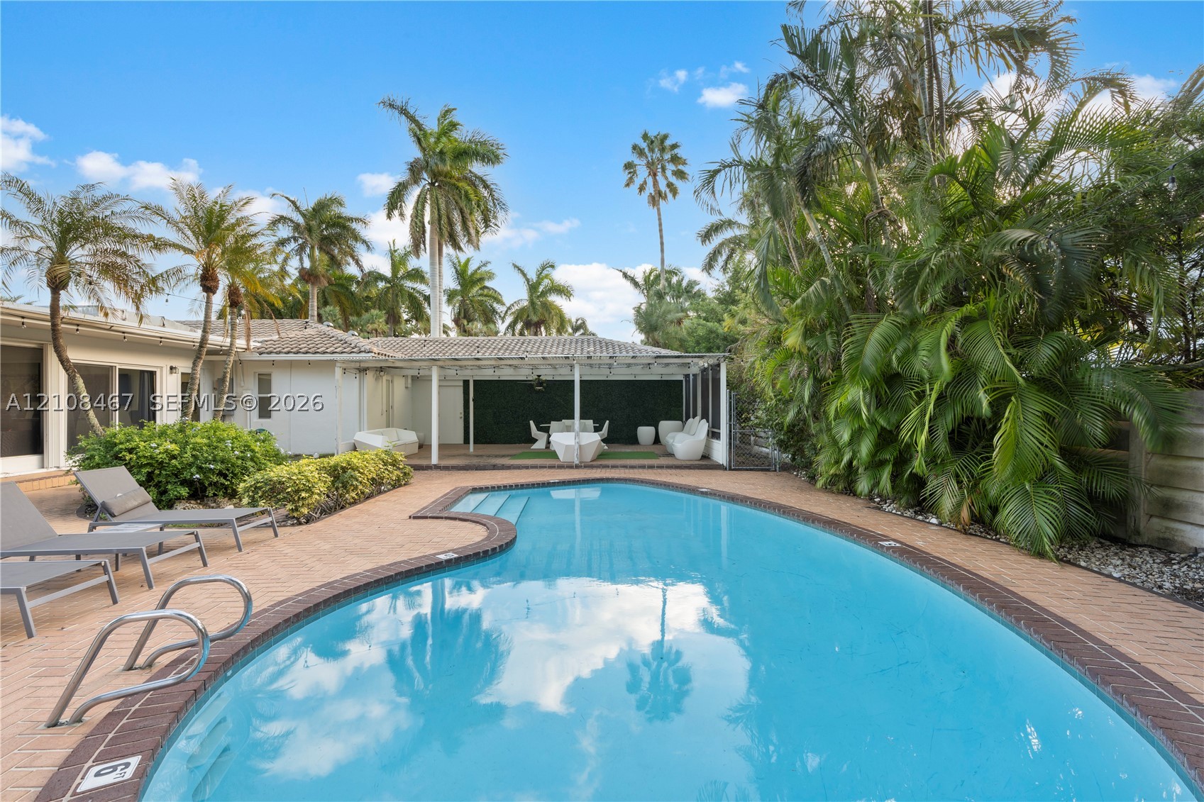 1247 Jackson St, Hollywood FL 33019