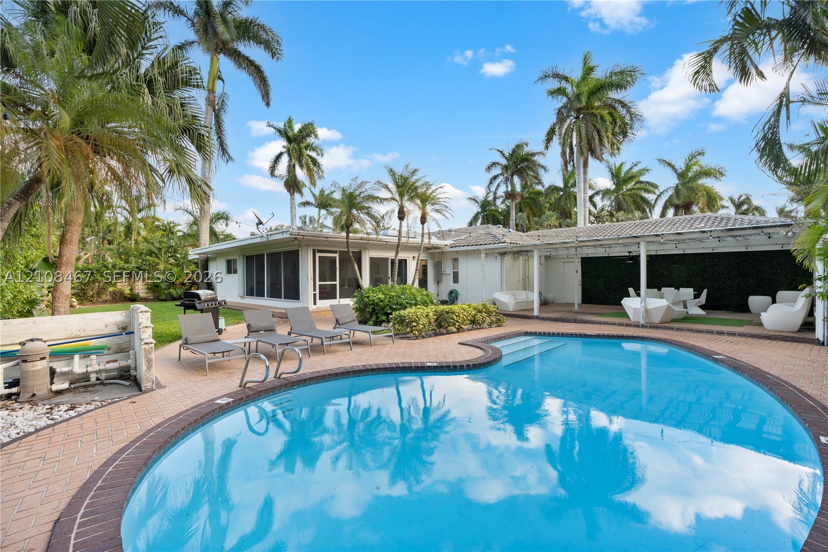 1247 Jackson St, Hollywood FL 33019