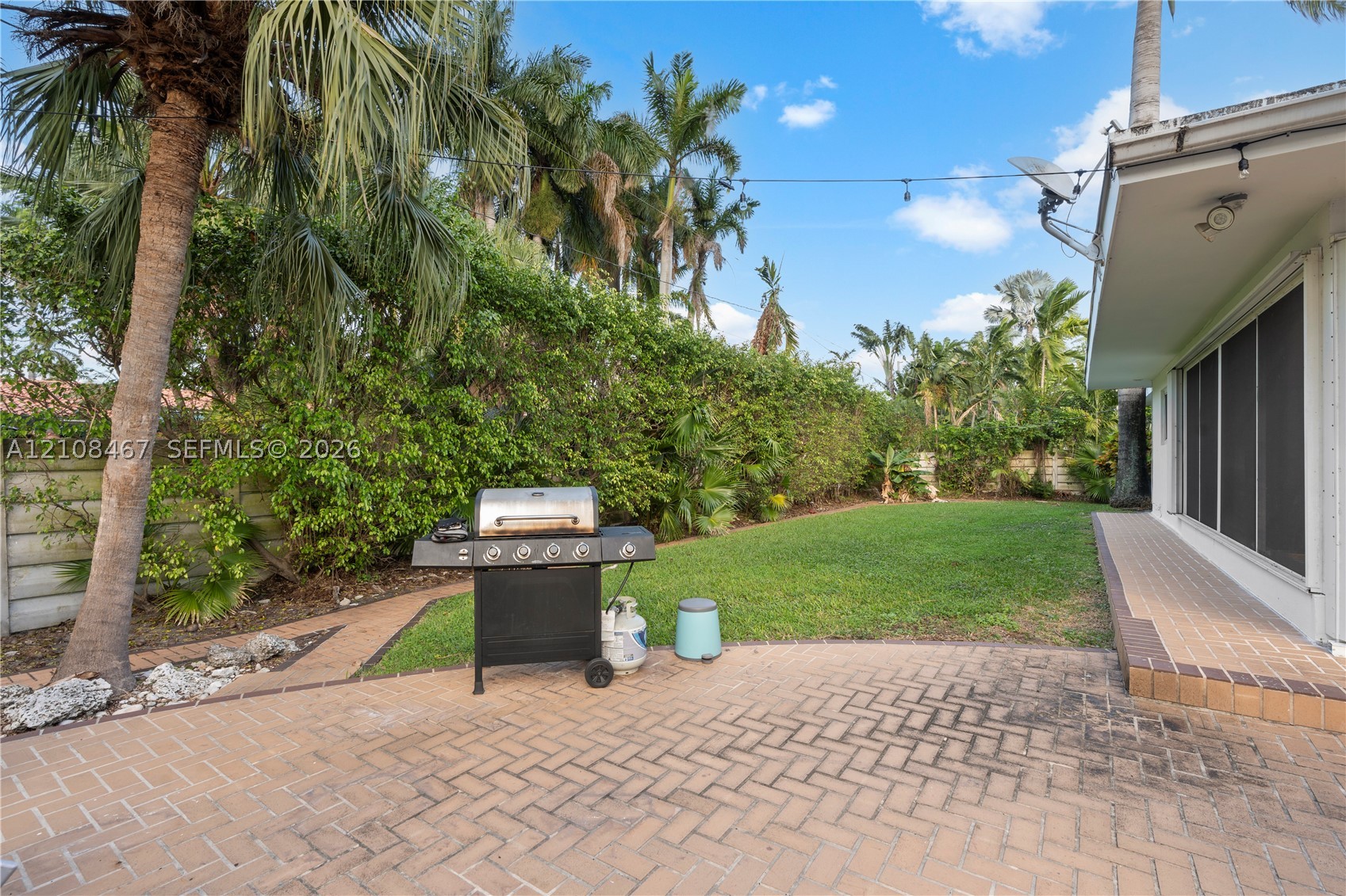 1247 Jackson St, Hollywood FL 33019