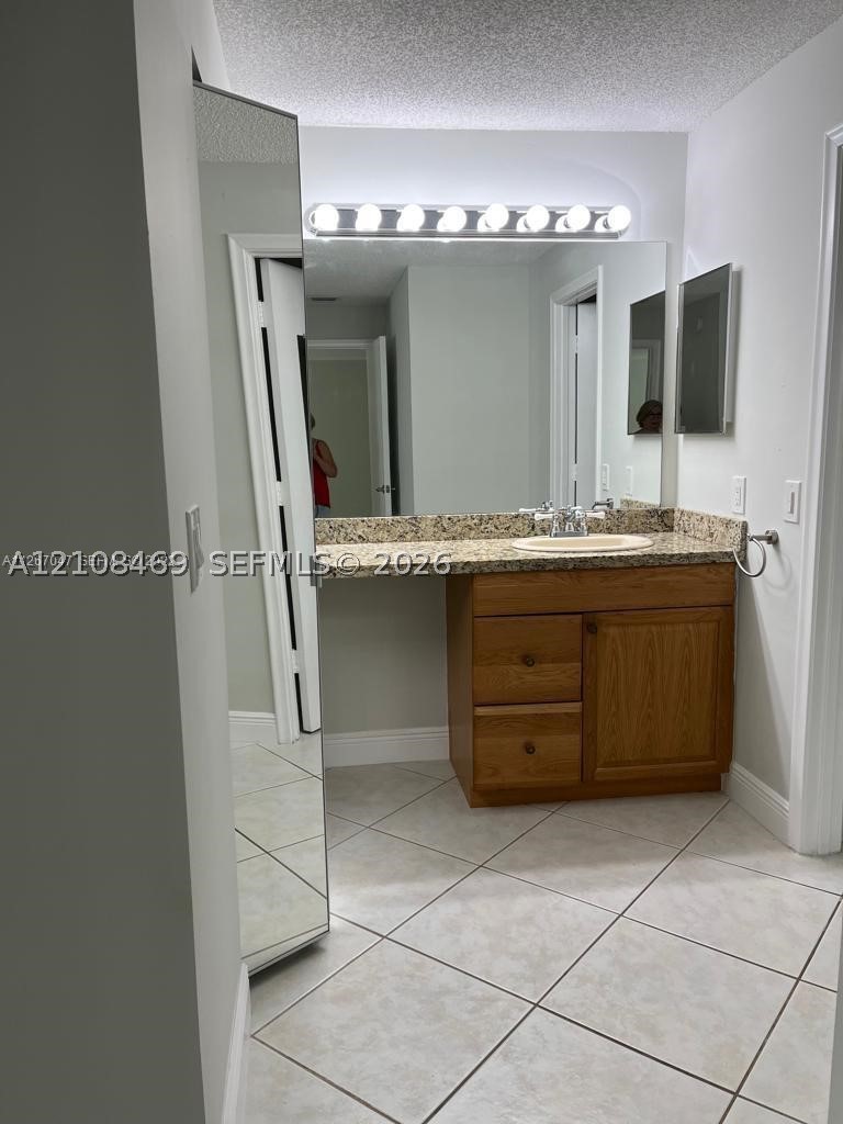 21362 Juego Cir #33E, Boca Raton FL 33433