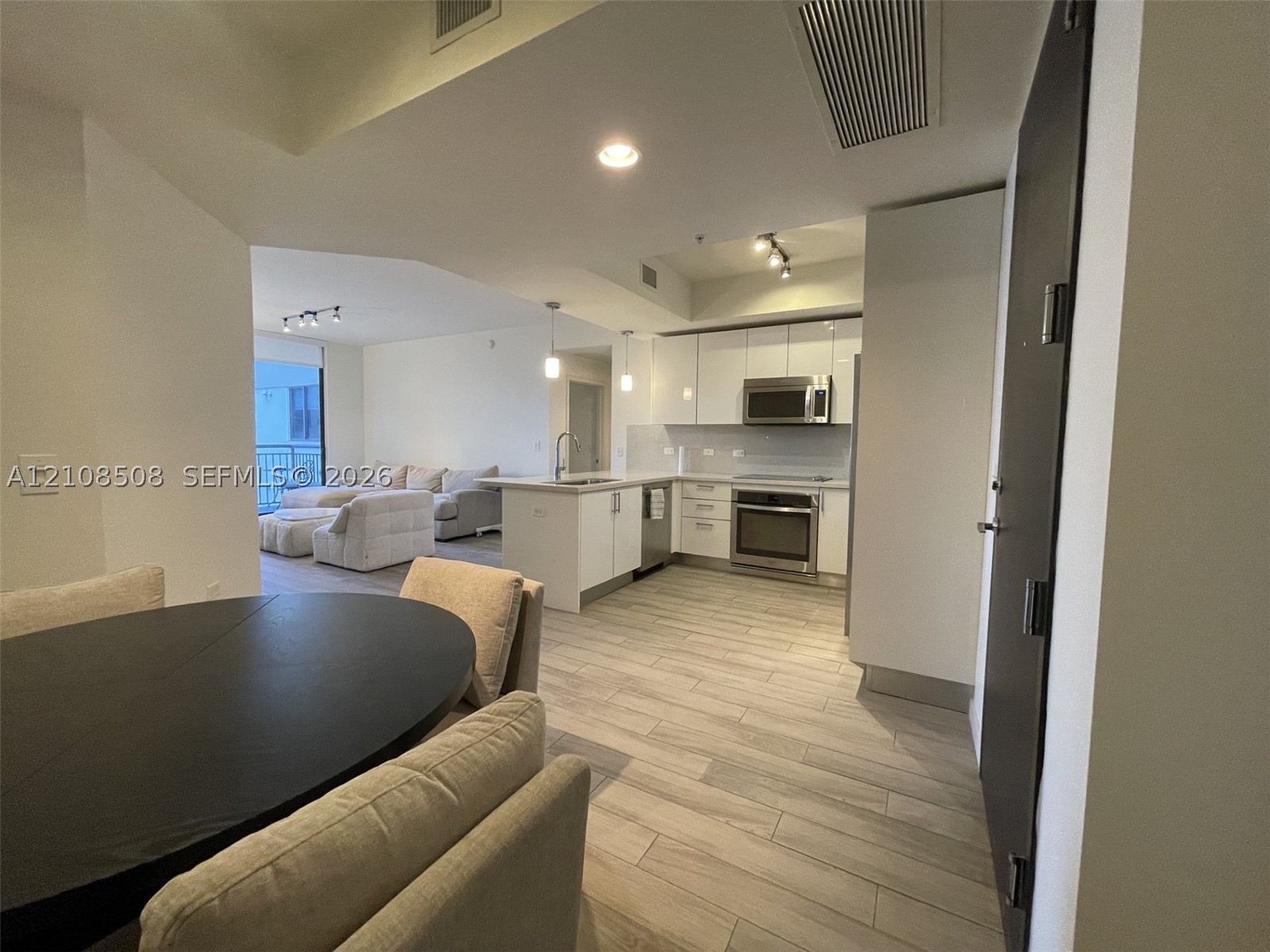 999 SW 1st Ave #3207, Miami FL 33130