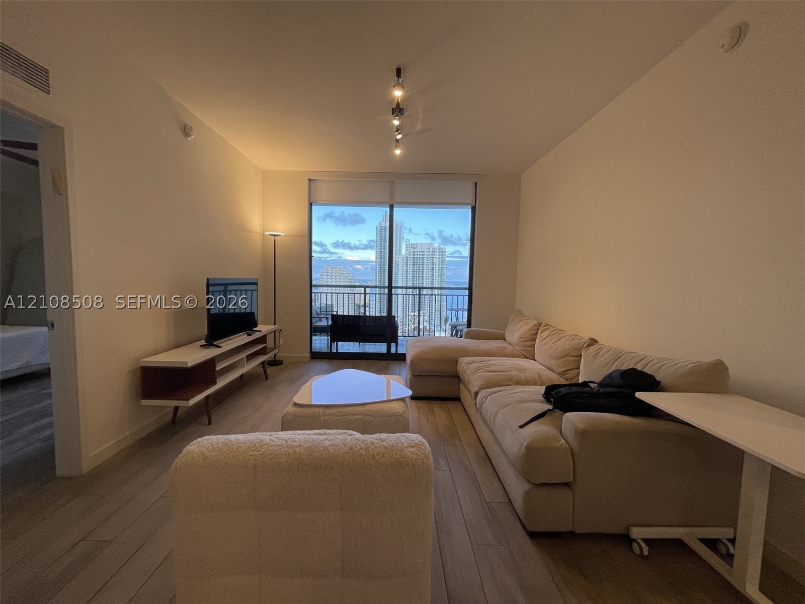 999 SW 1st Ave #3207, Miami FL 33130
