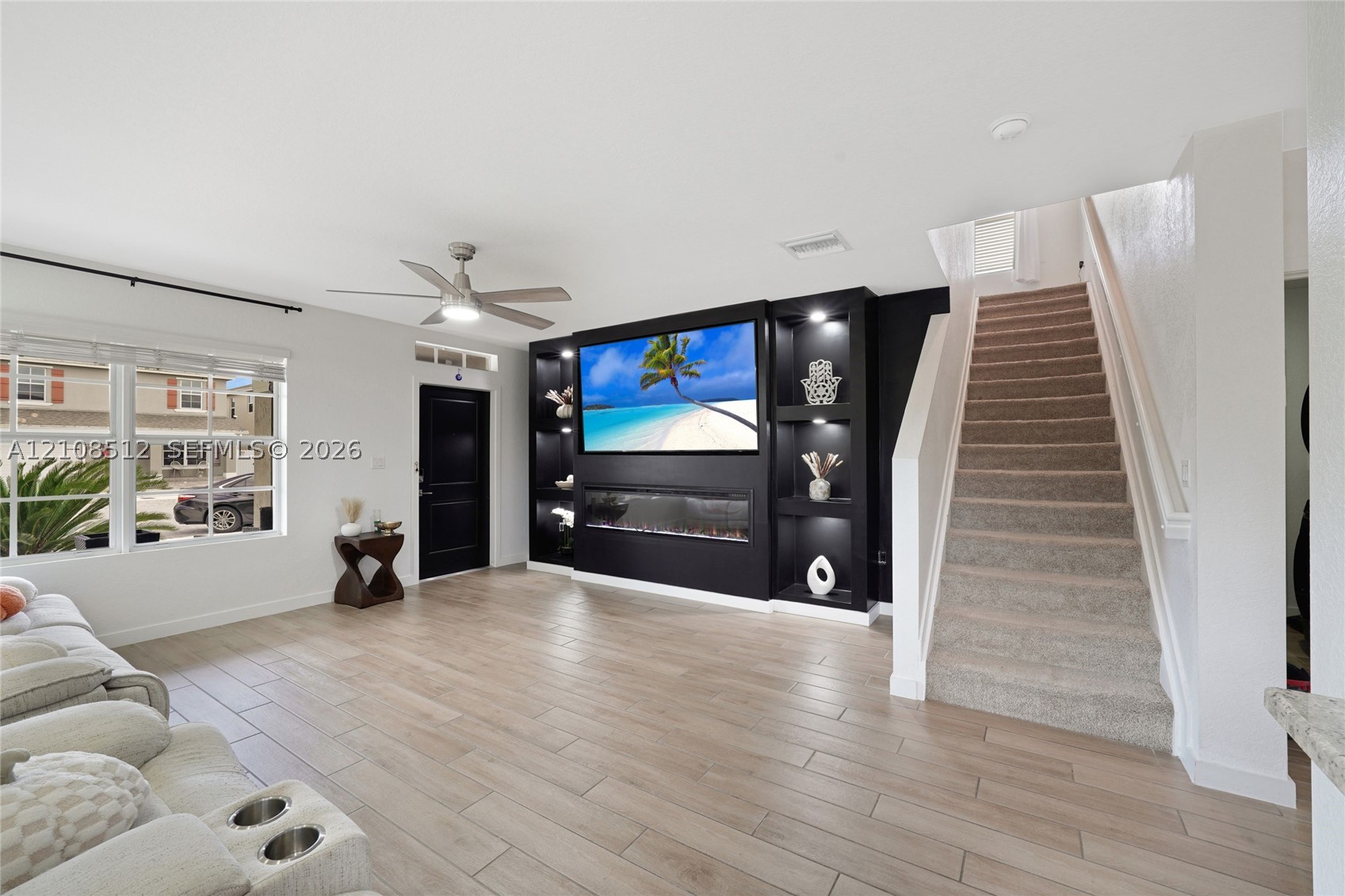 572 NE 6th Pl, Homestead FL 33034