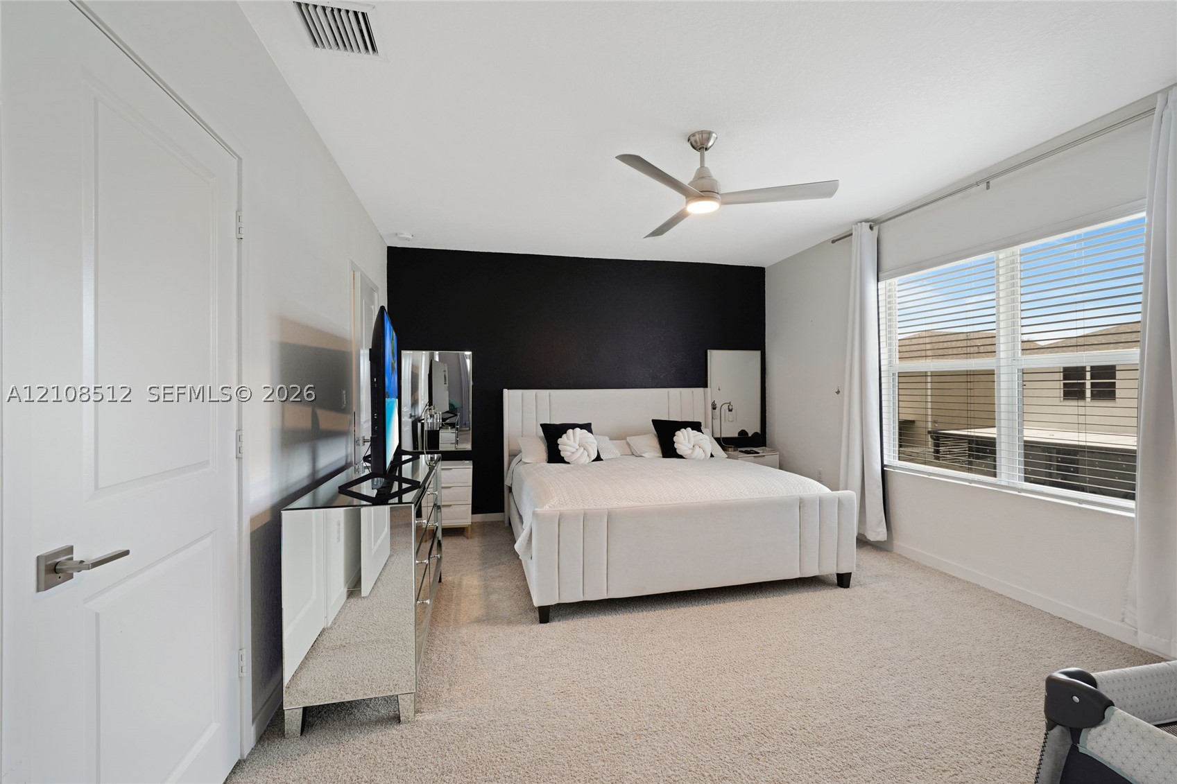 572 NE 6th Pl, Homestead FL 33034