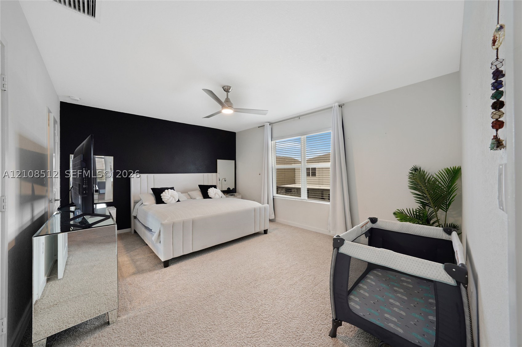572 NE 6th Pl, Homestead FL 33034