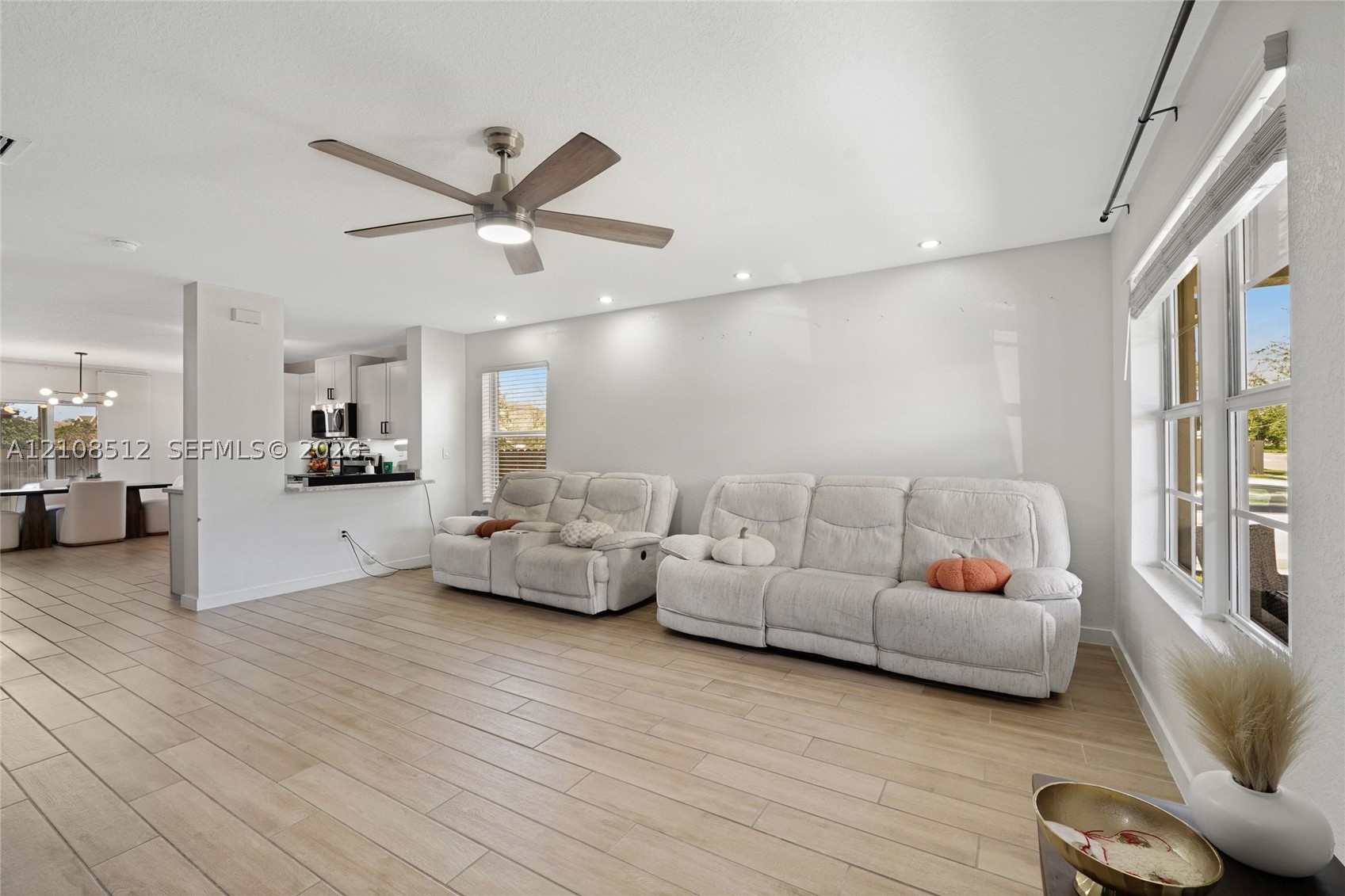 572 NE 6th Pl, Homestead FL 33034