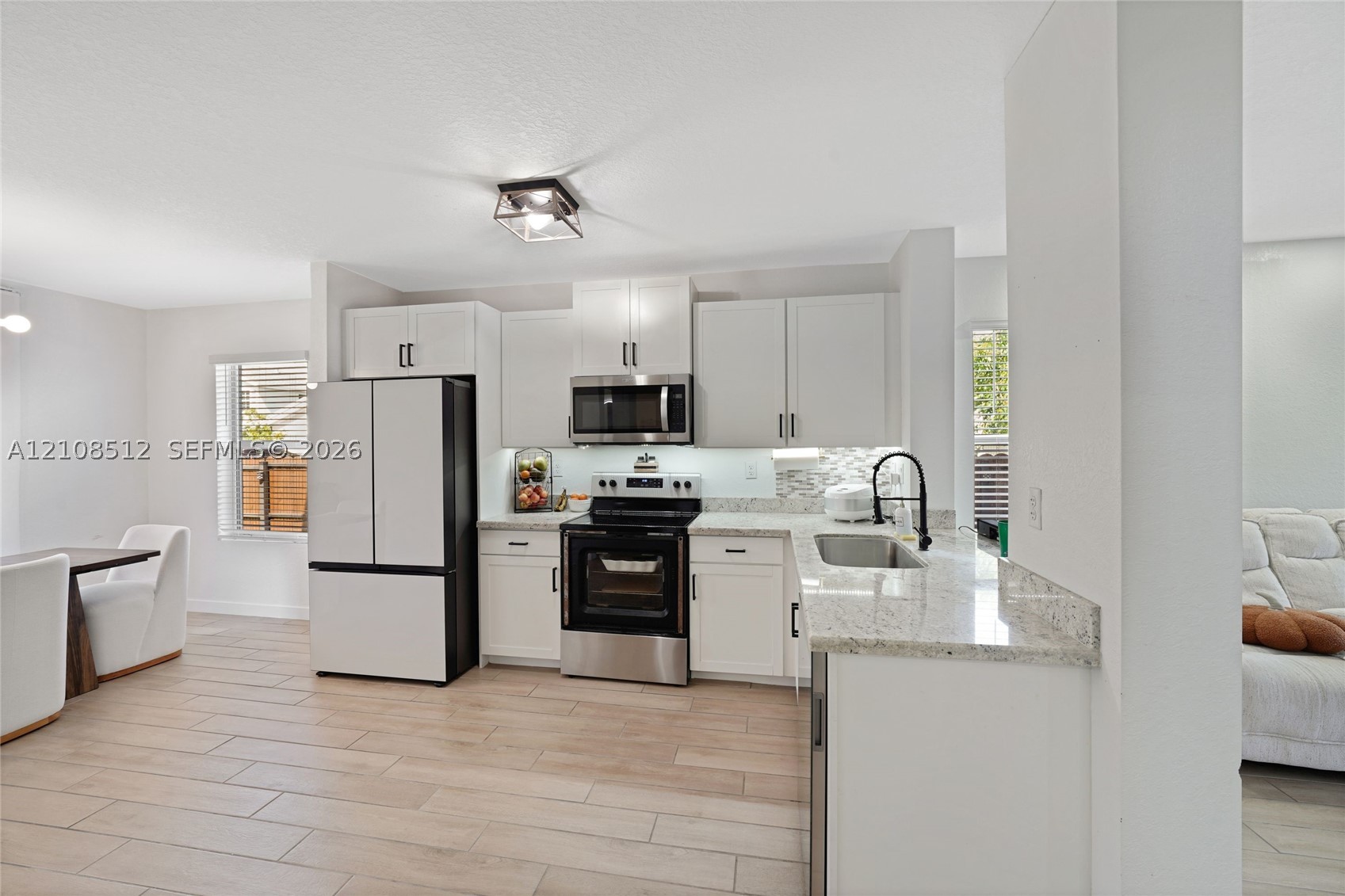 572 NE 6th Pl, Homestead FL 33034