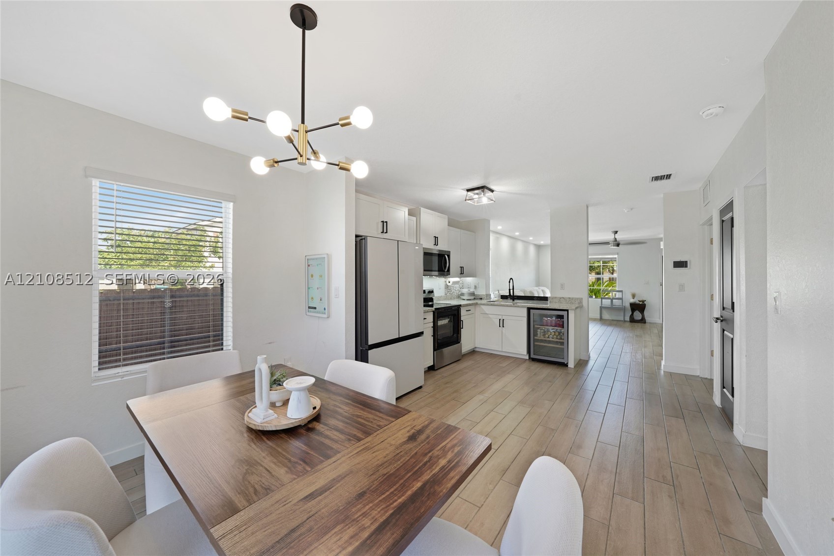 572 NE 6th Pl, Homestead FL 33034