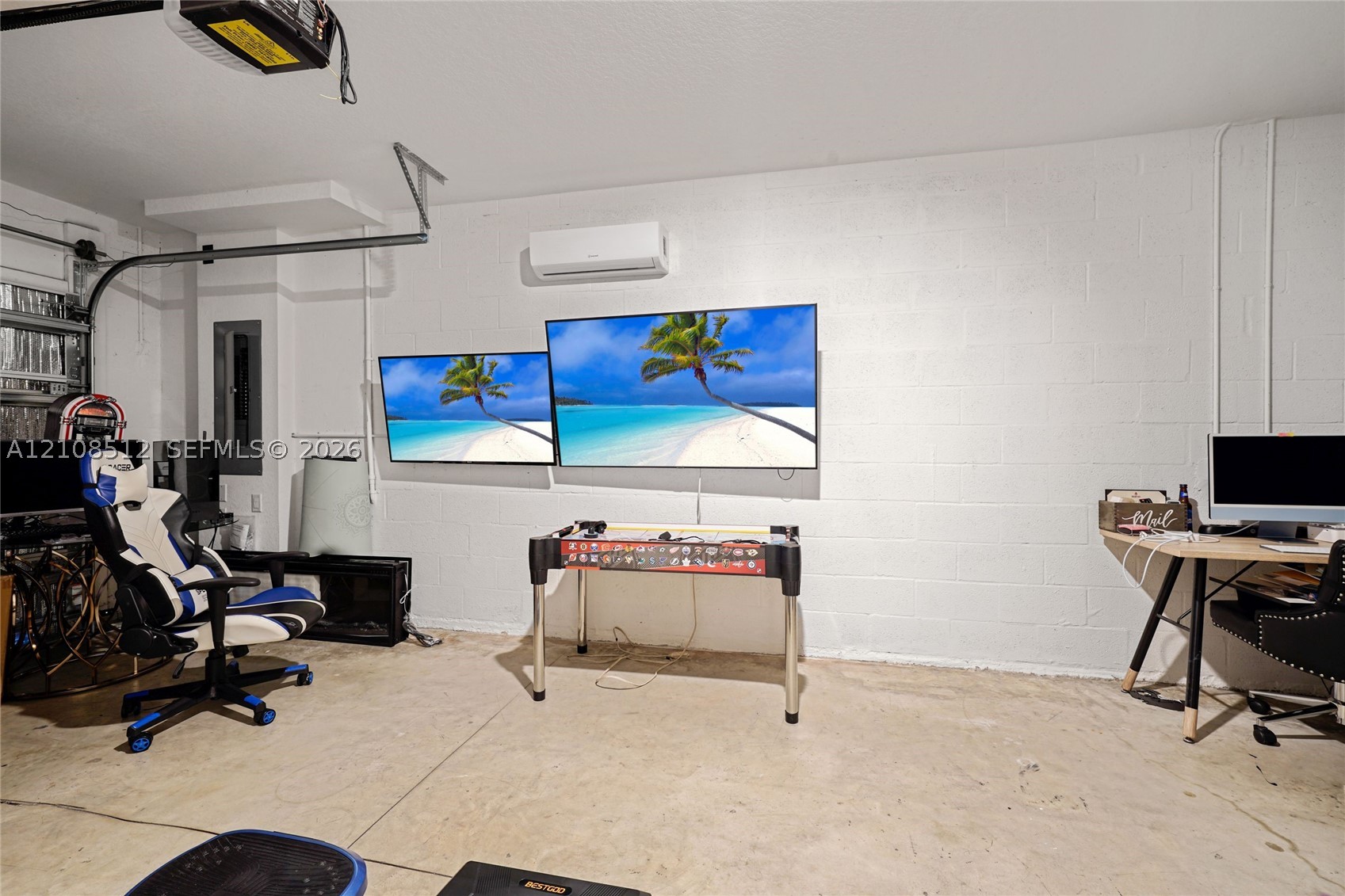 572 NE 6th Pl, Homestead FL 33034