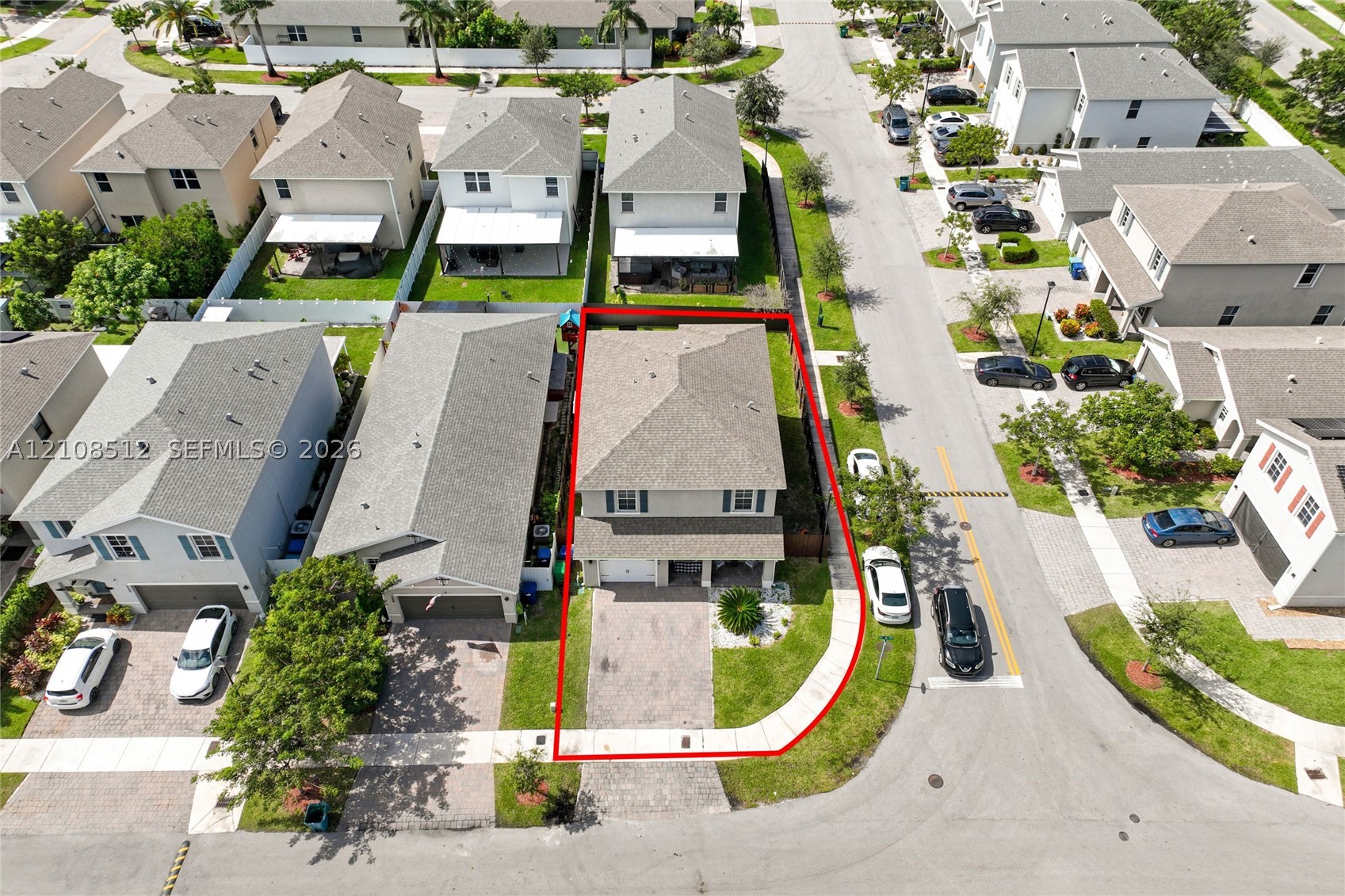 572 NE 6th Pl, Homestead FL 33034