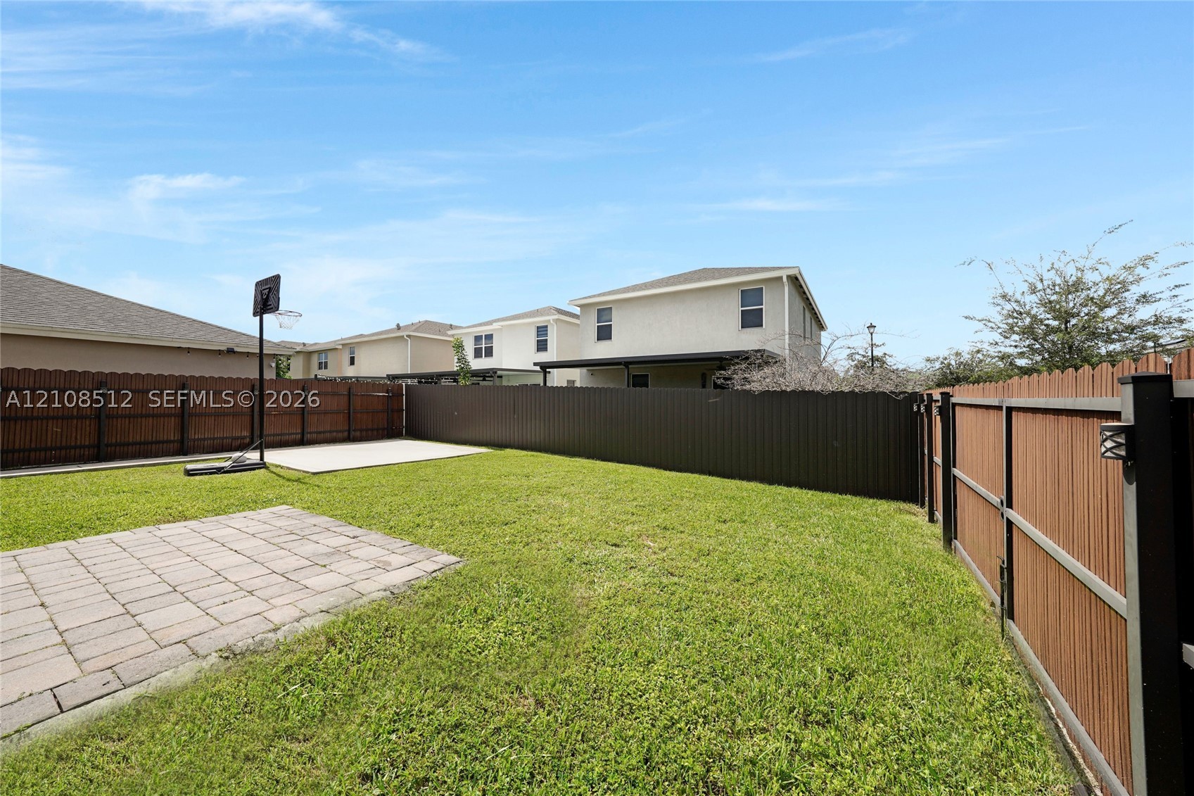 572 NE 6th Pl, Homestead FL 33034
