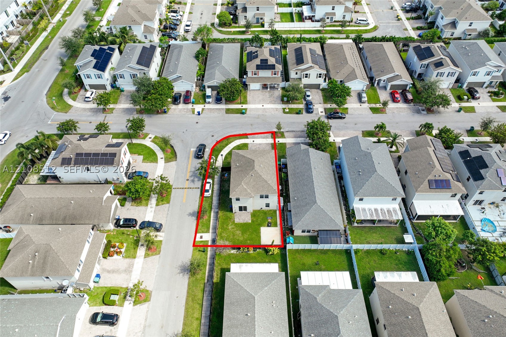 572 NE 6th Pl, Homestead FL 33034