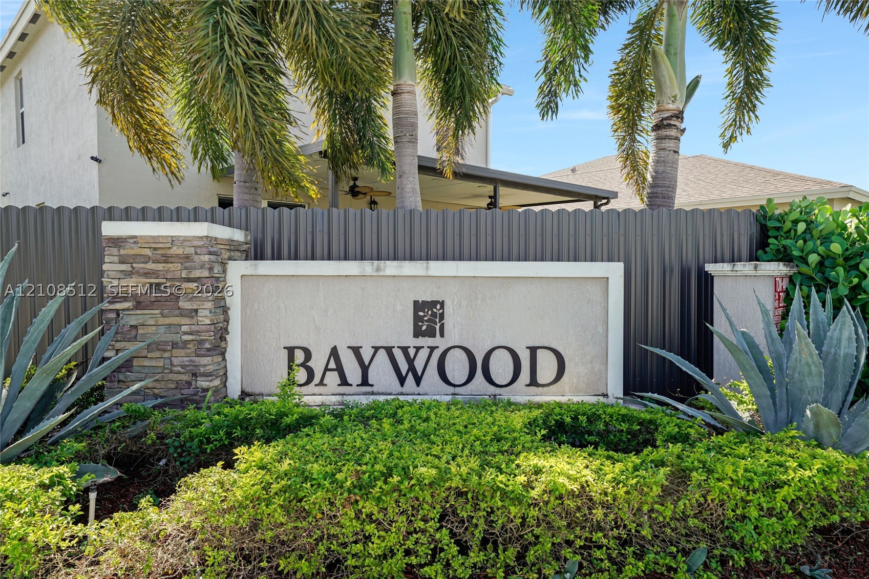 572 NE 6th Pl, Homestead FL 33034