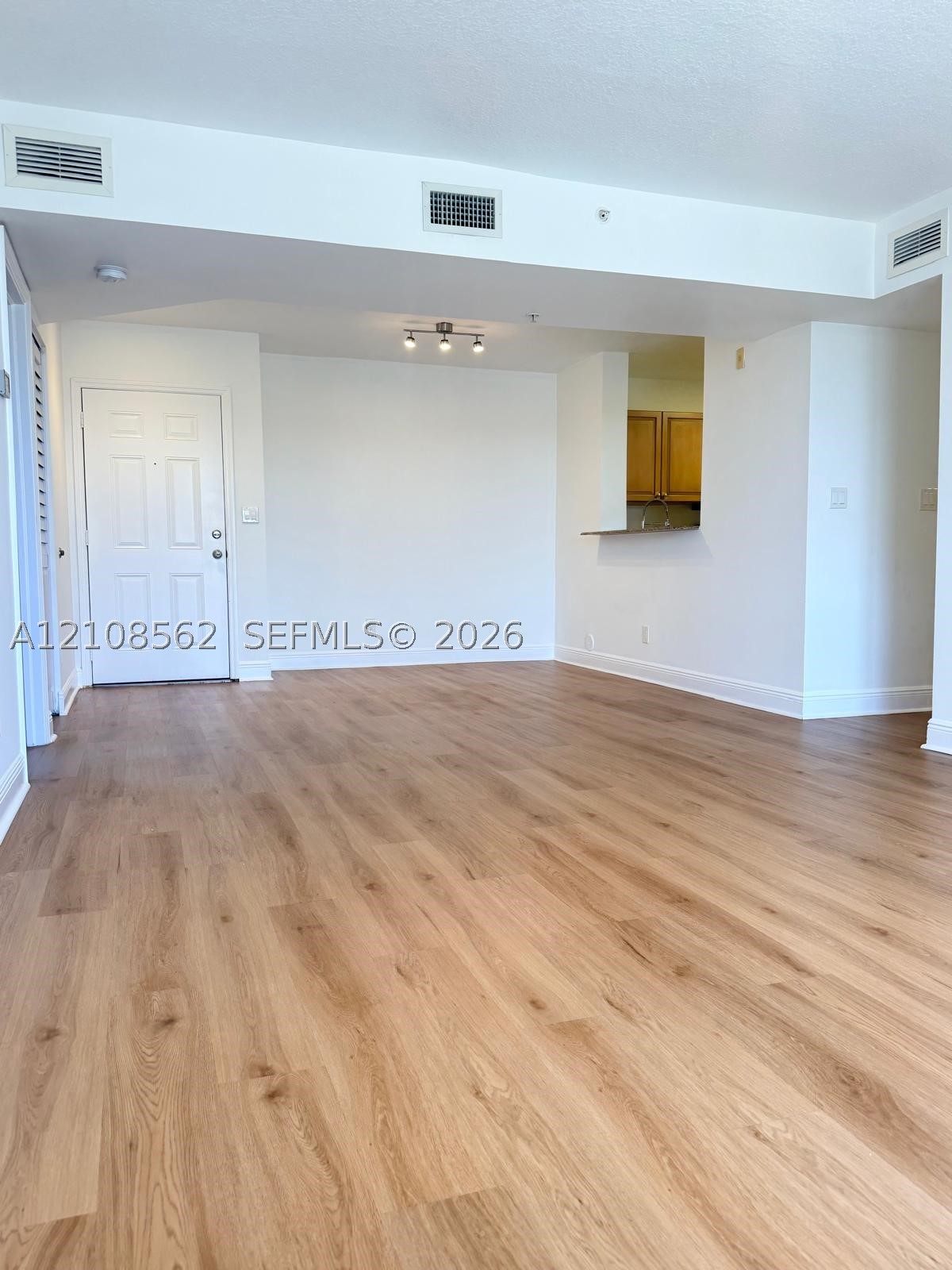 529 E Sheridan St #305, Dania Beach FL 33004