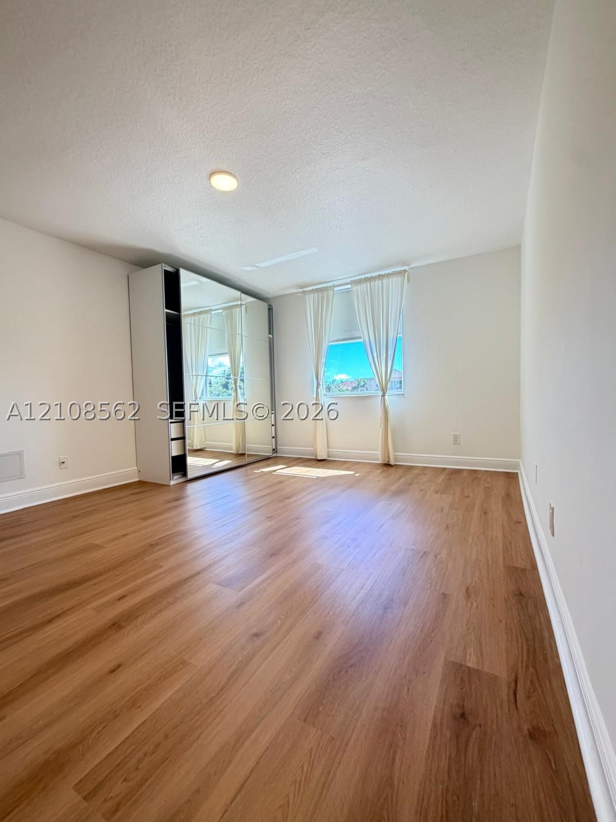 529 E Sheridan St #305, Dania Beach FL 33004