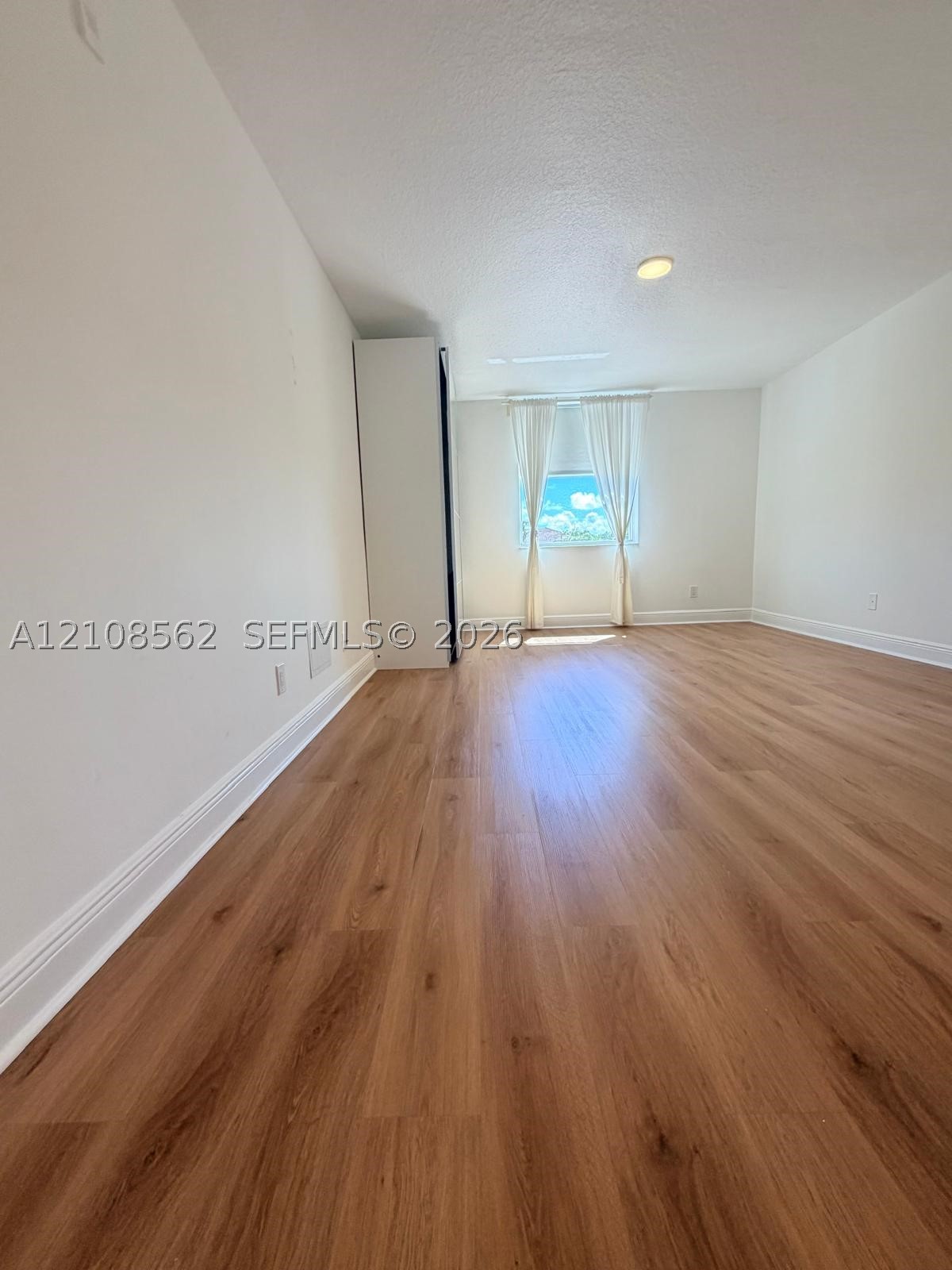 529 E Sheridan St #305, Dania Beach FL 33004