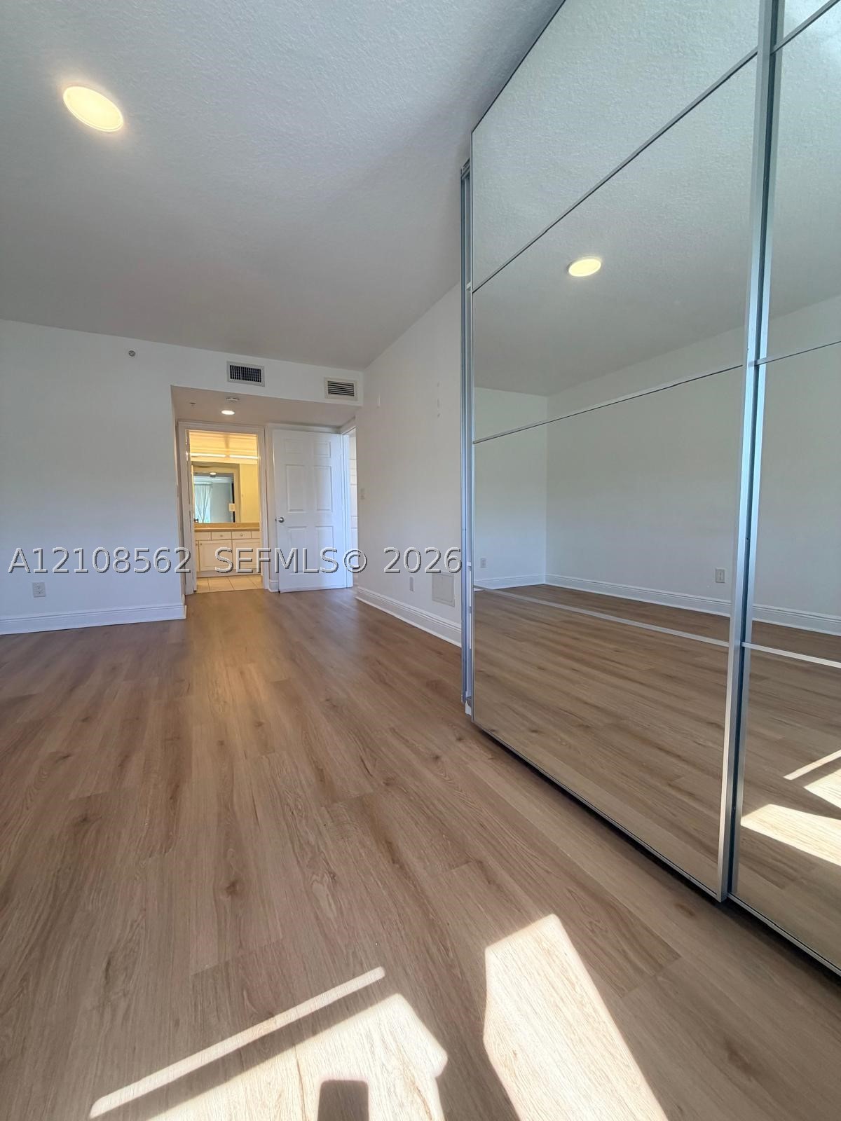 529 E Sheridan St #305, Dania Beach FL 33004