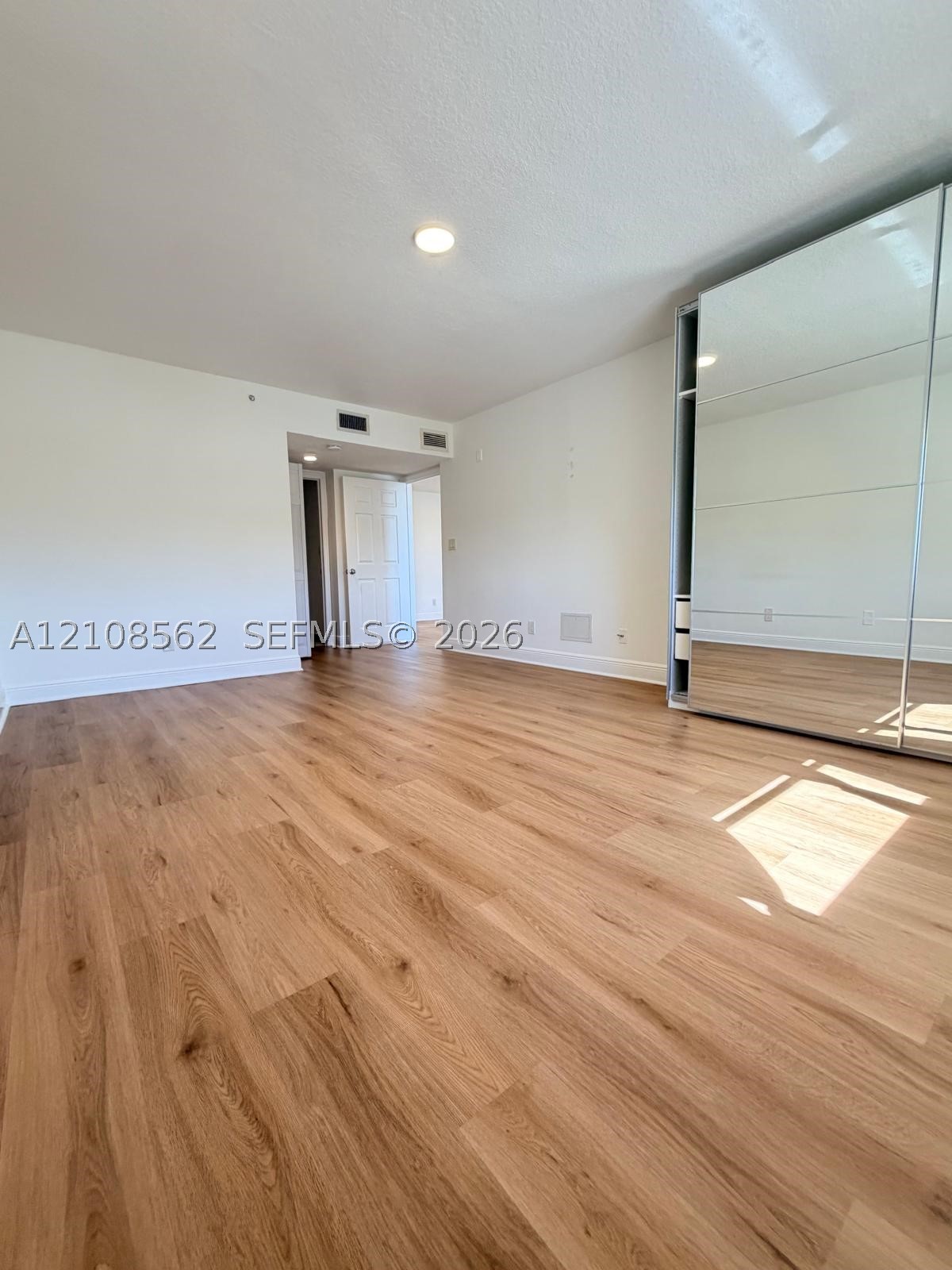 529 E Sheridan St #305, Dania Beach FL 33004