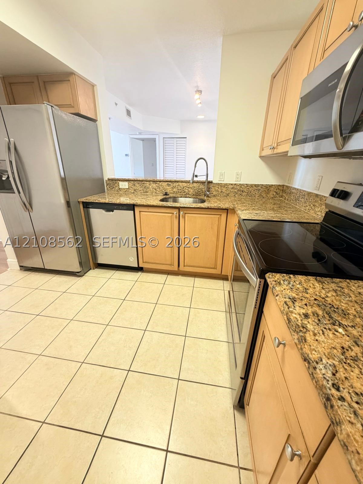 529 E Sheridan St #305, Dania Beach FL 33004