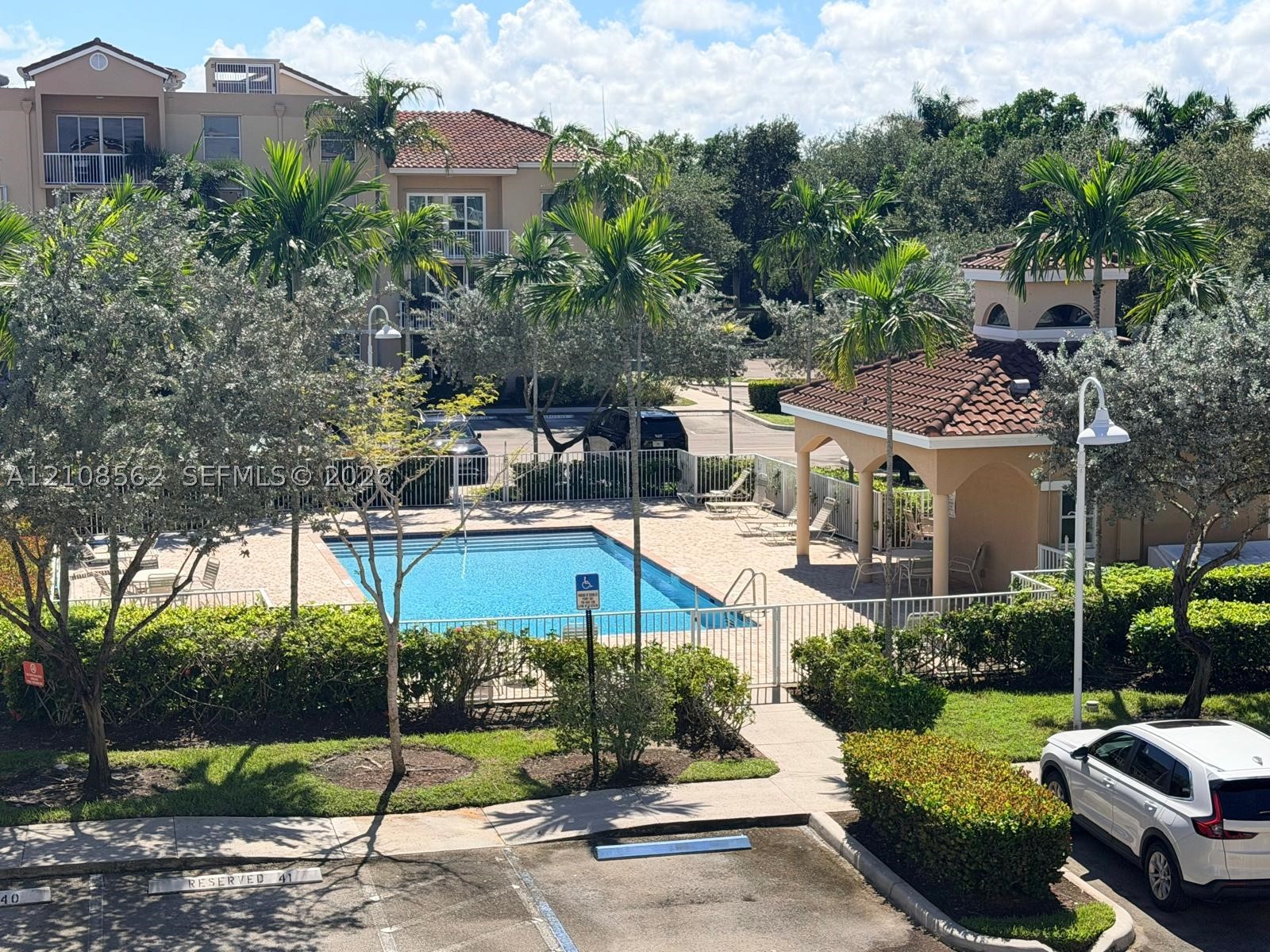 529 E Sheridan St #305, Dania Beach FL 33004